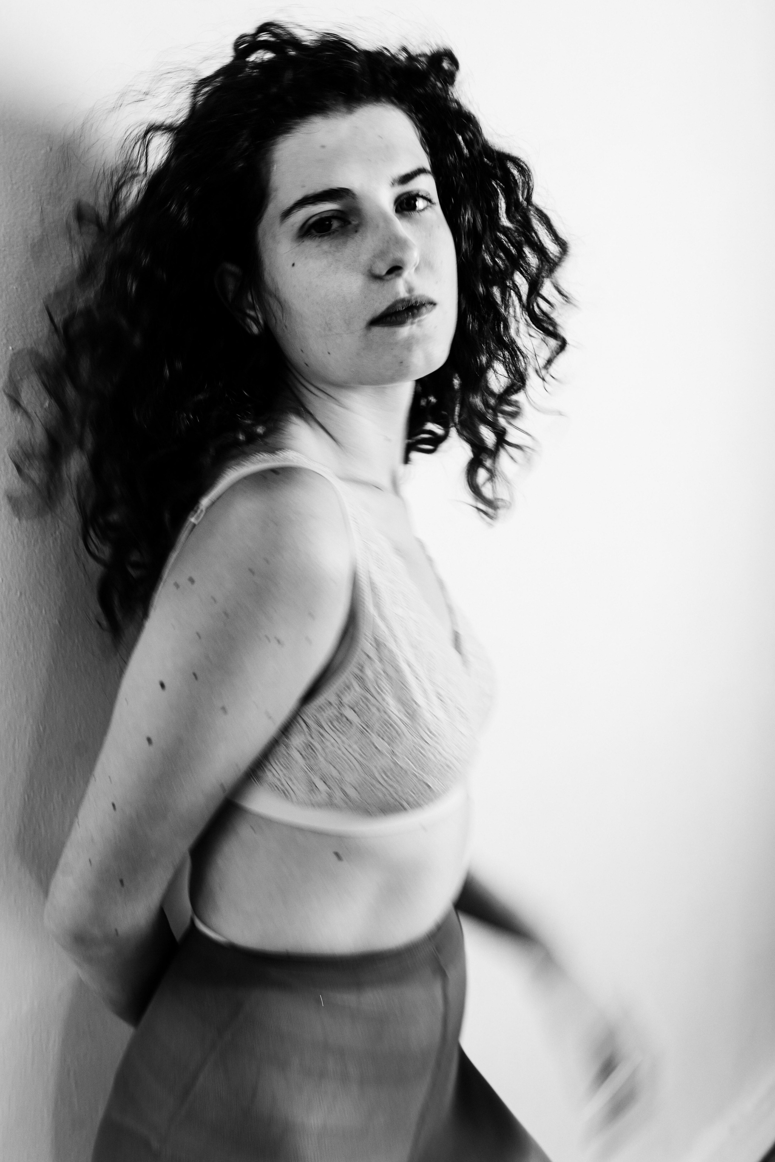 Женская фотосессия в студии. Коринна. Семейный и свадебный фотограф в Санкт-Петербурге Яна