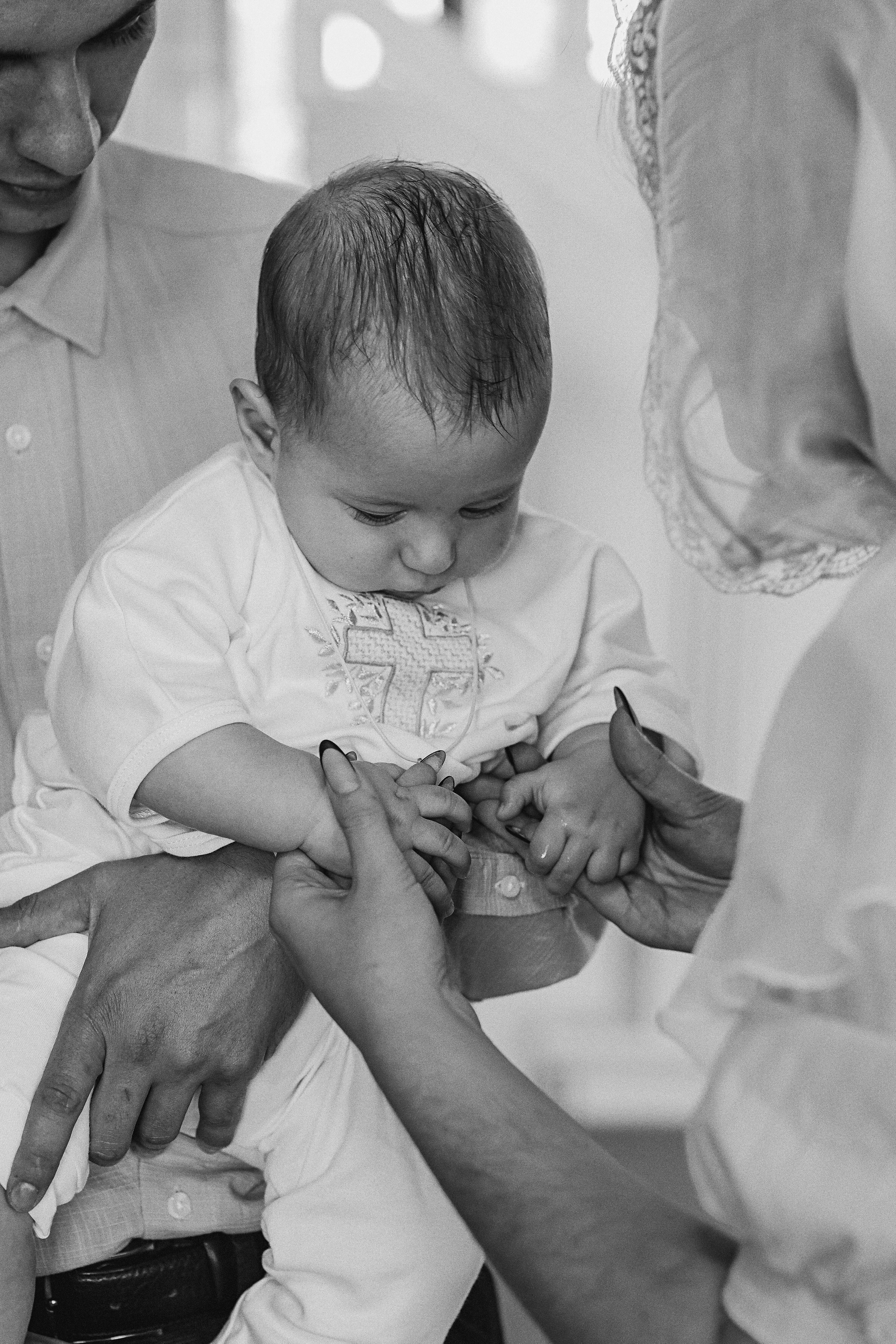 Крещение церковь около моста влюбленных. Семейный фотограф Тюмень, фотограф на роды Салмина Мария