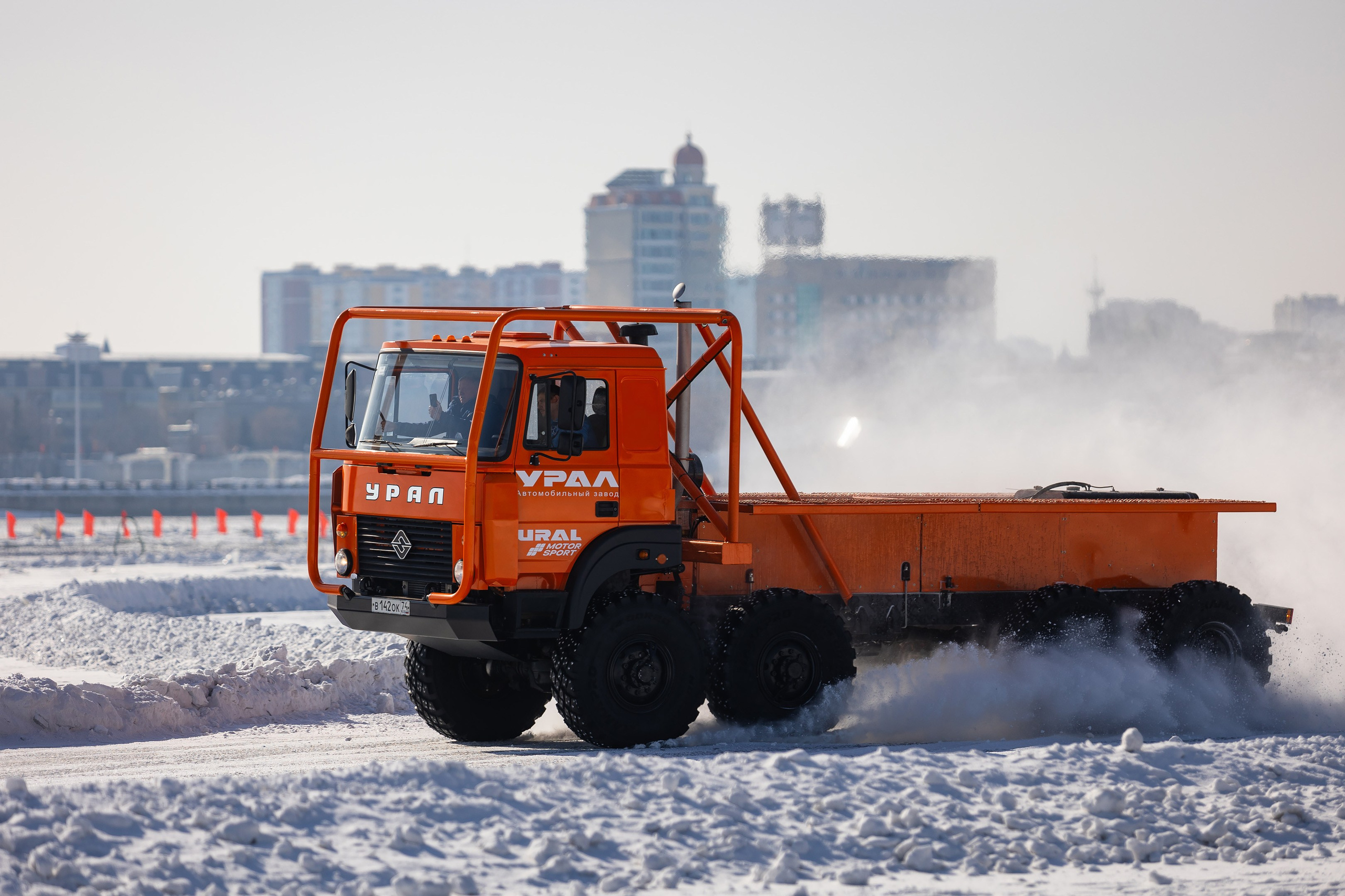 Гонки на Амуре (Россия — Китай). День 2. Фотограф Эдуард Глок в г. Благовещенске Амурской области