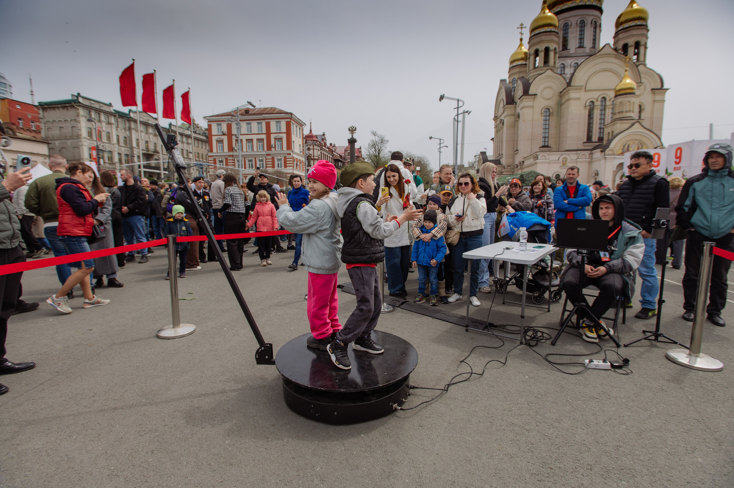9 мая Центральная плащадь. Фотограф Мария Каюрова
