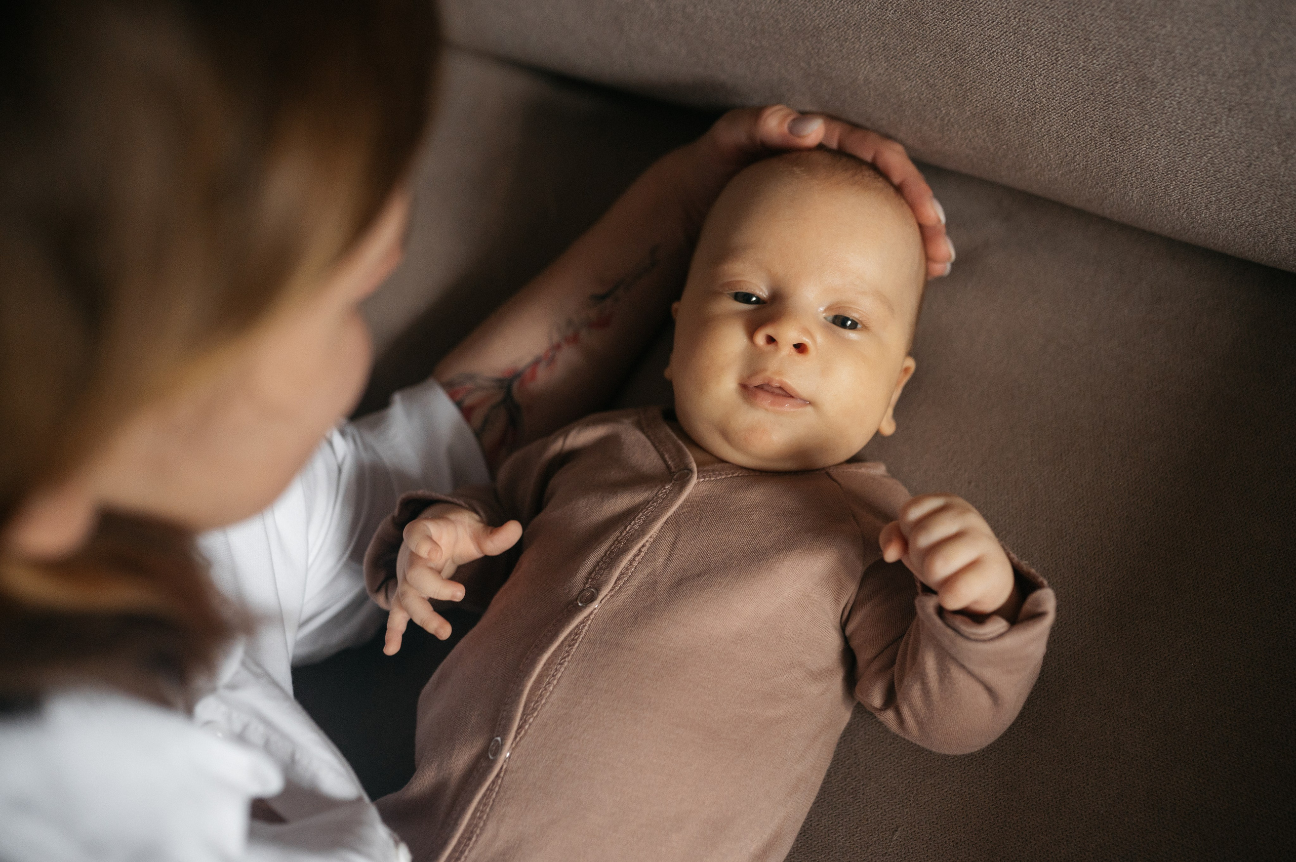 Домашняя съемка с малышом 2 месяца. Семейный фотограф Тюмень