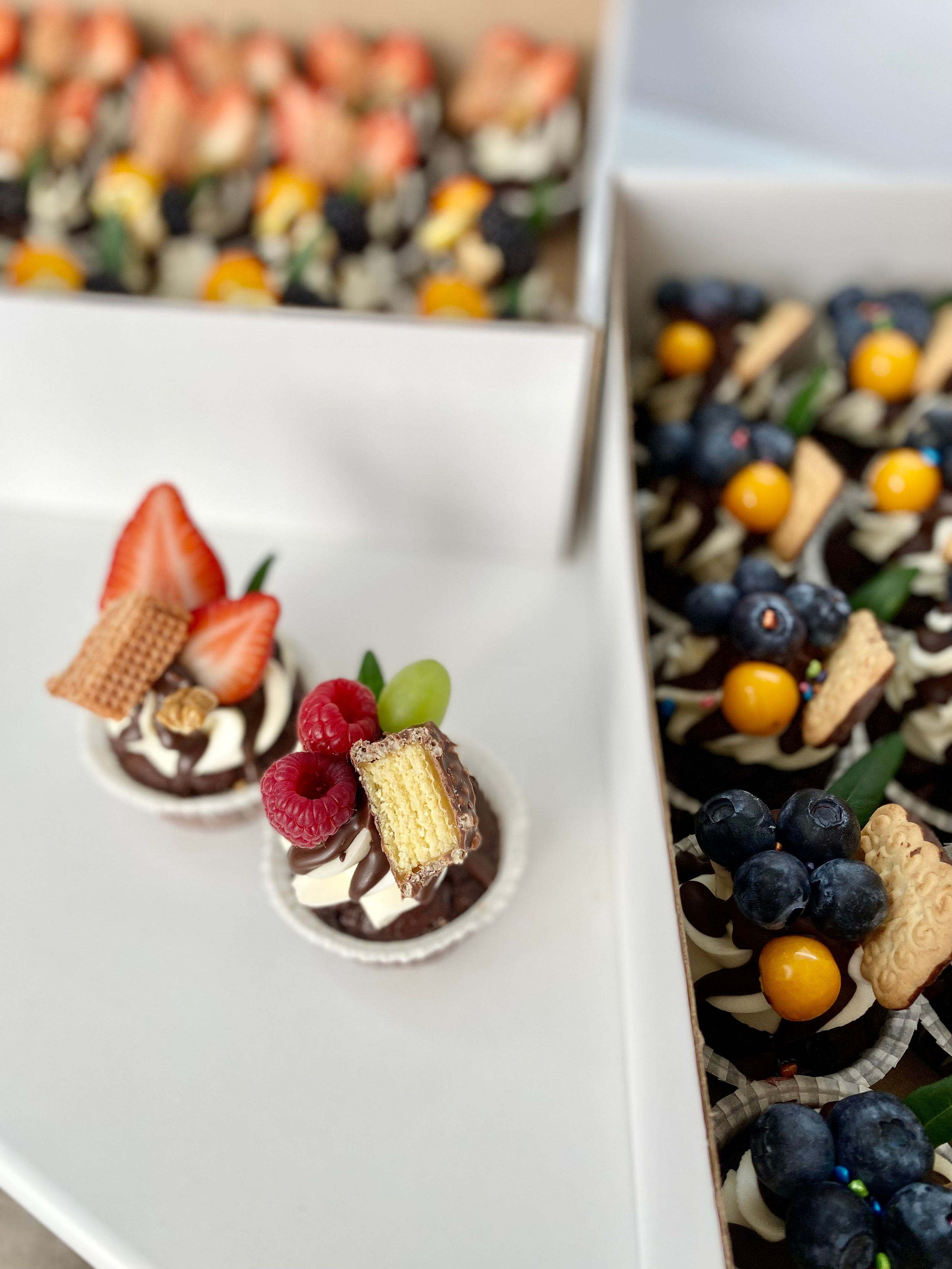 Капкейки фуршетные. Katyasugarsugar капкейки, зефир, торты Москва