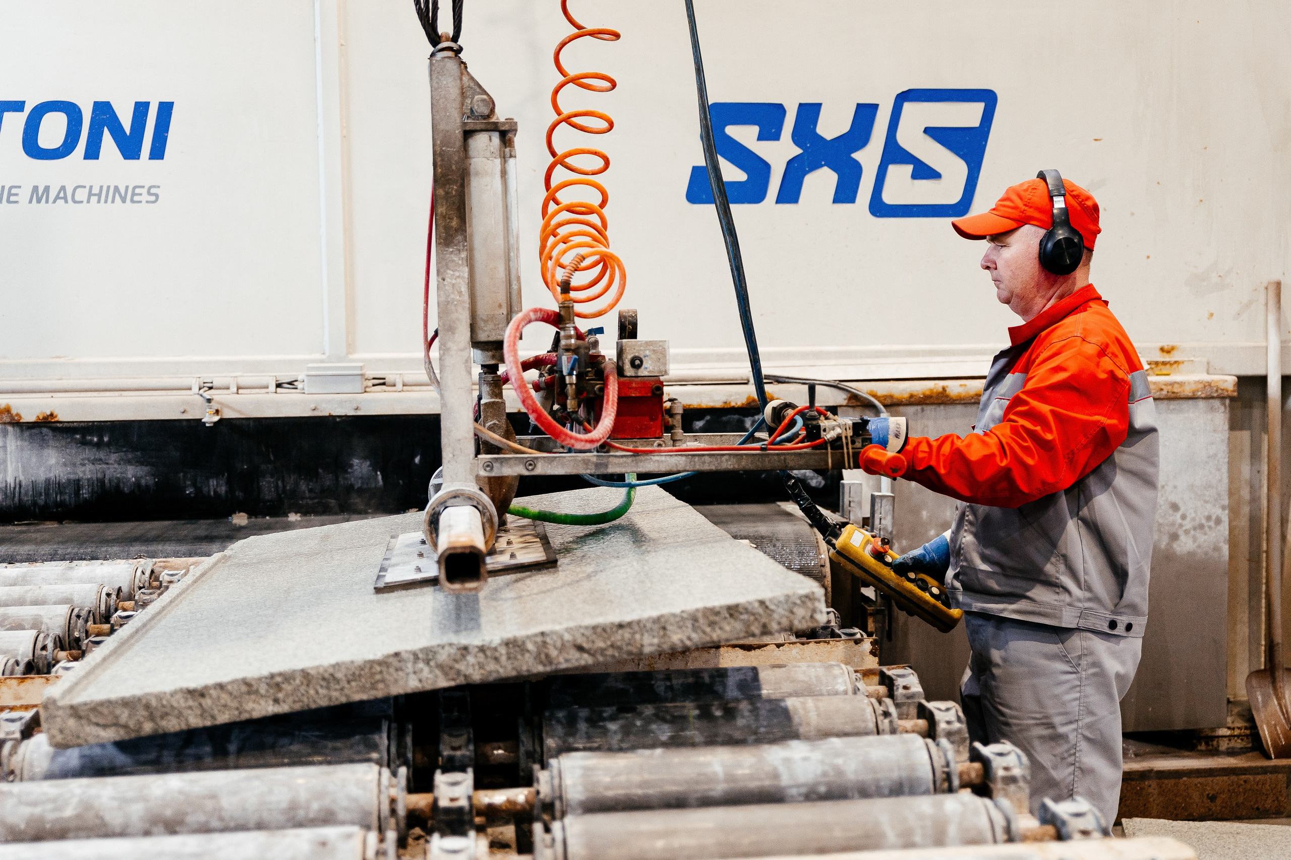 Камнеобрабатывающий завод. Ваш самый лучший фотограф!