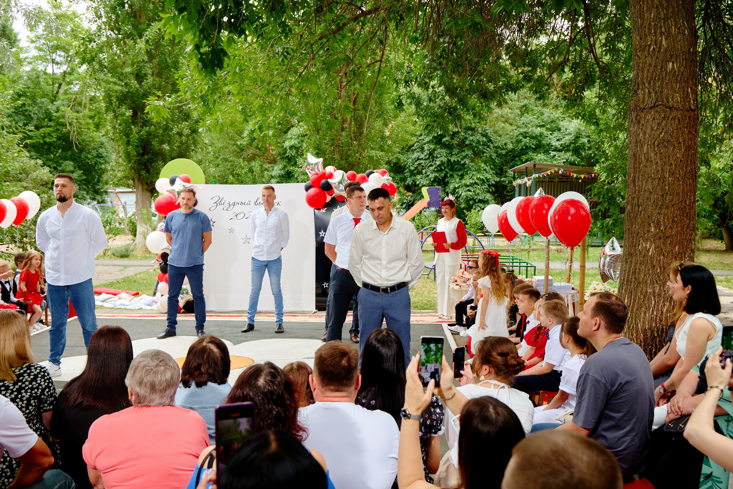 Выпускной 45 сад. Фотограф Выпускные альбомы Таганрог Сергей Коробченко