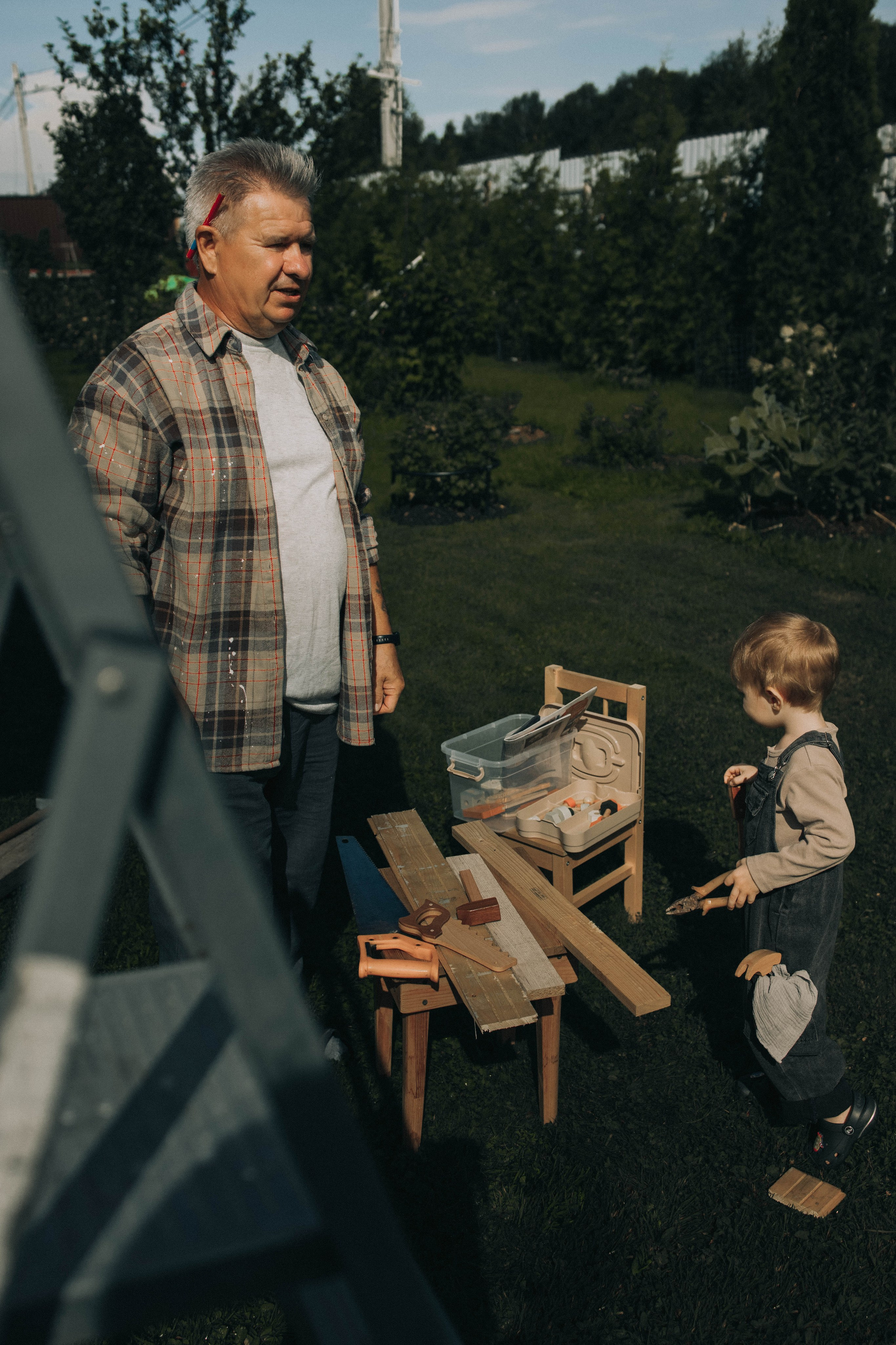 Стройка с дедом. Фотограф lifestylе в Москве Пшеничная Анастасия