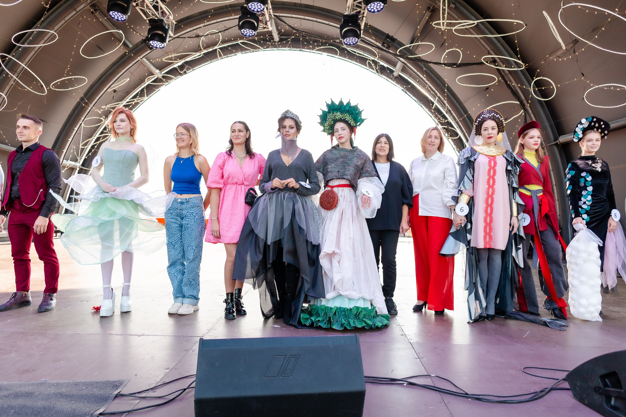 Модельный показ на набережной. Портретный и репортажный фотограф. Мыльников Илья