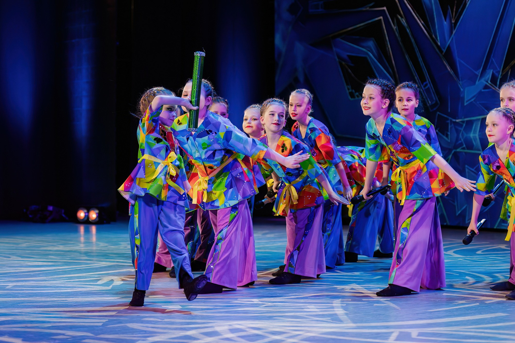 Отчетный концерт Образцового коллектива Алтая театра эстрадной песни «Созвездие». Свадебный и репортажный фотограф Никита Сницарев в Барнауле