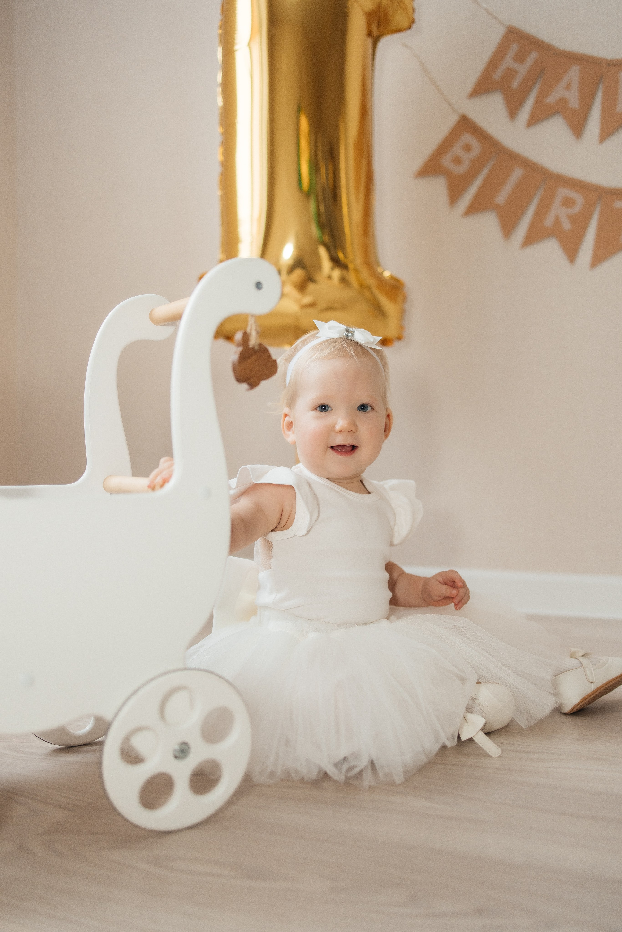 1 годик Еве (домашняя съемка). Профессиональный фотограф Кристина Искусных. Талдом- Москва