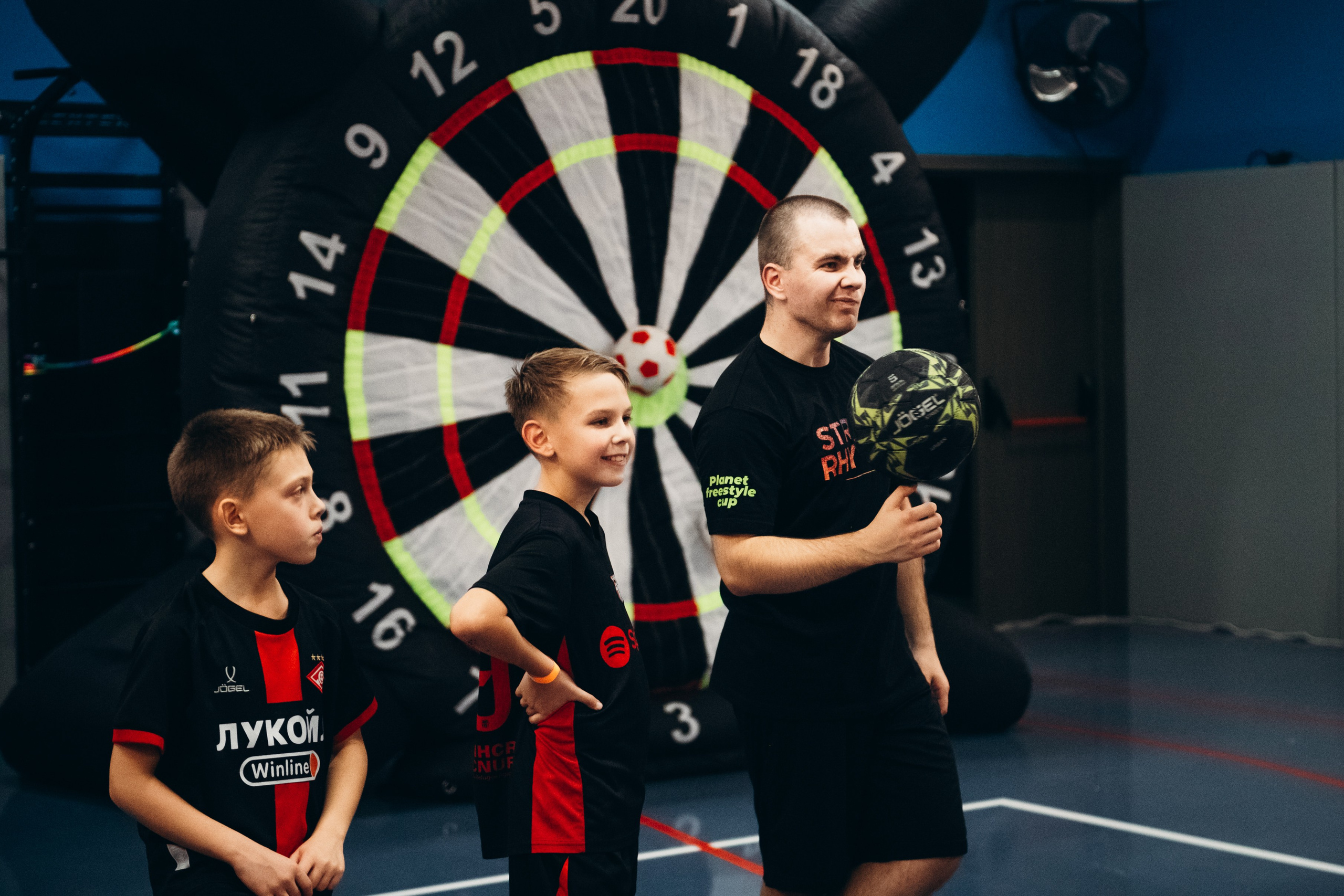 Турнир по футбольному фристайлу, панне и теннисболу