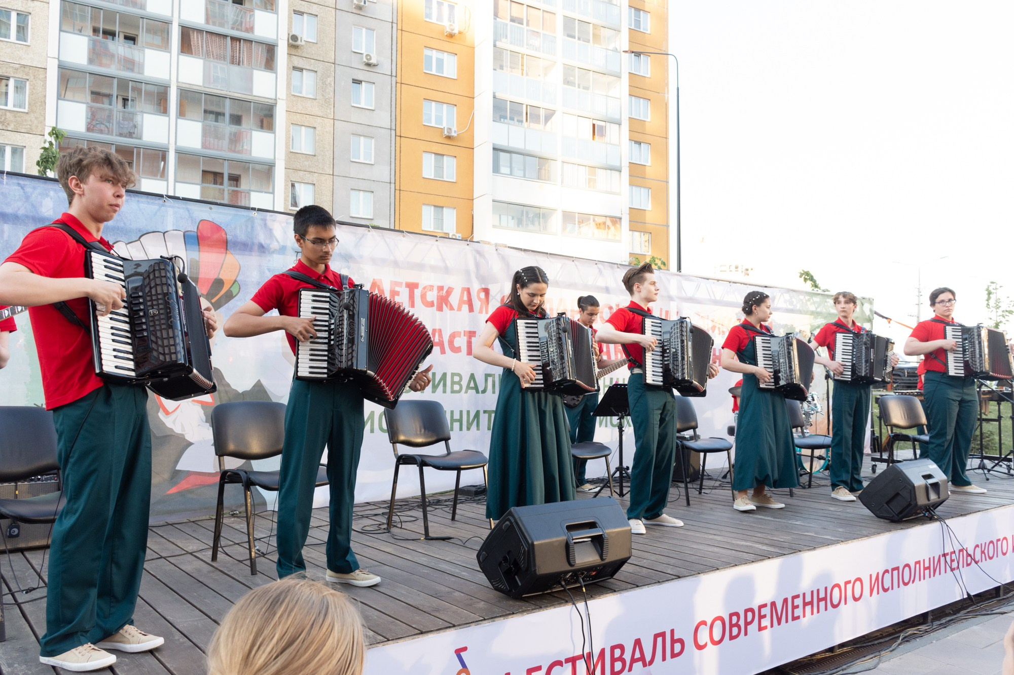 Фестиваль современного исполнительского искусства (Сквер Академ Риверсайд). Фотограф Максим Буряк