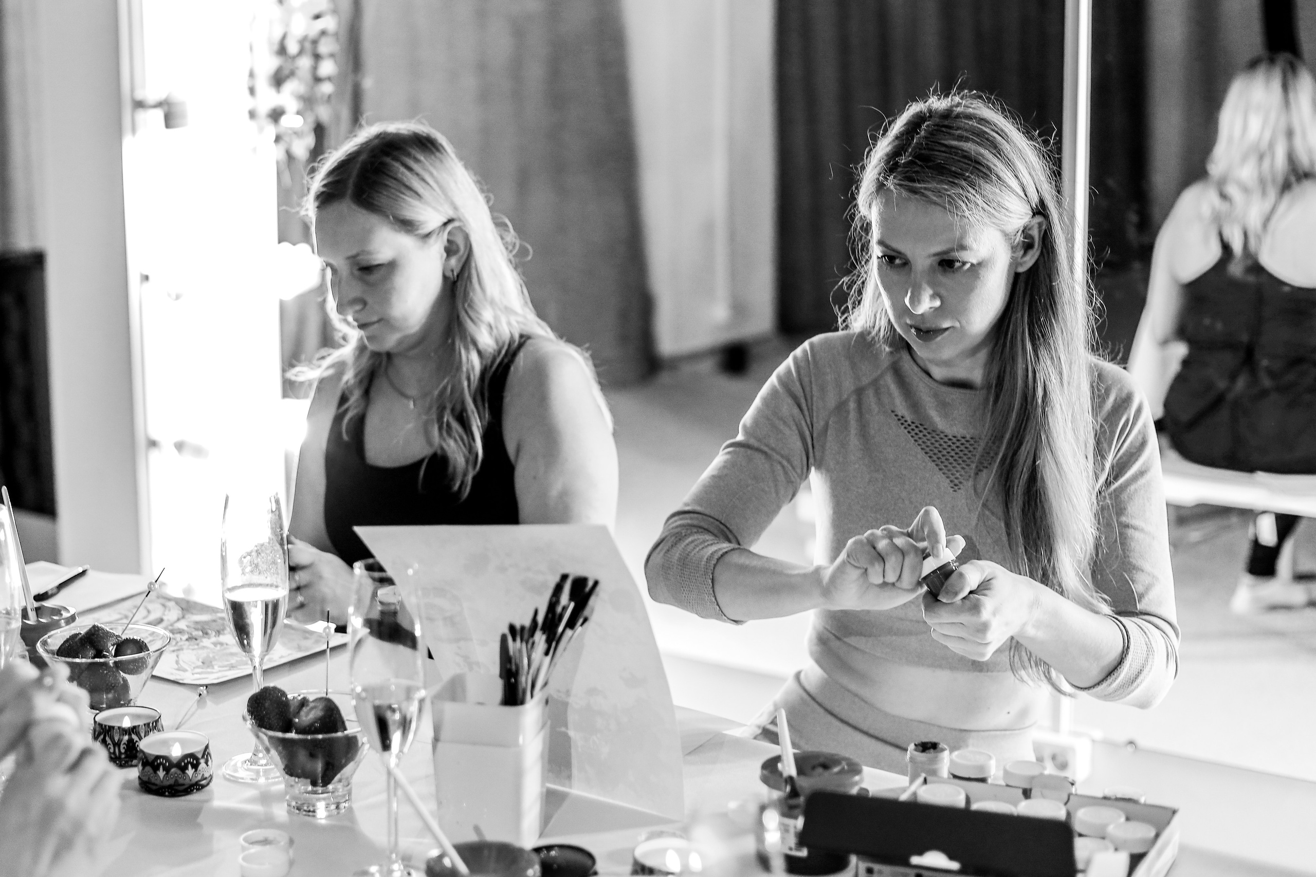 Арт-терапия + аэройога. Фотограф Надршина Лилия