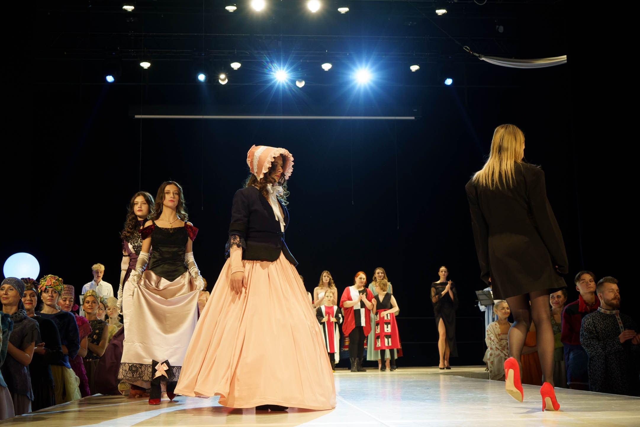 Дефиле. Фотограф/ видеограф Катя Ильина Калуга