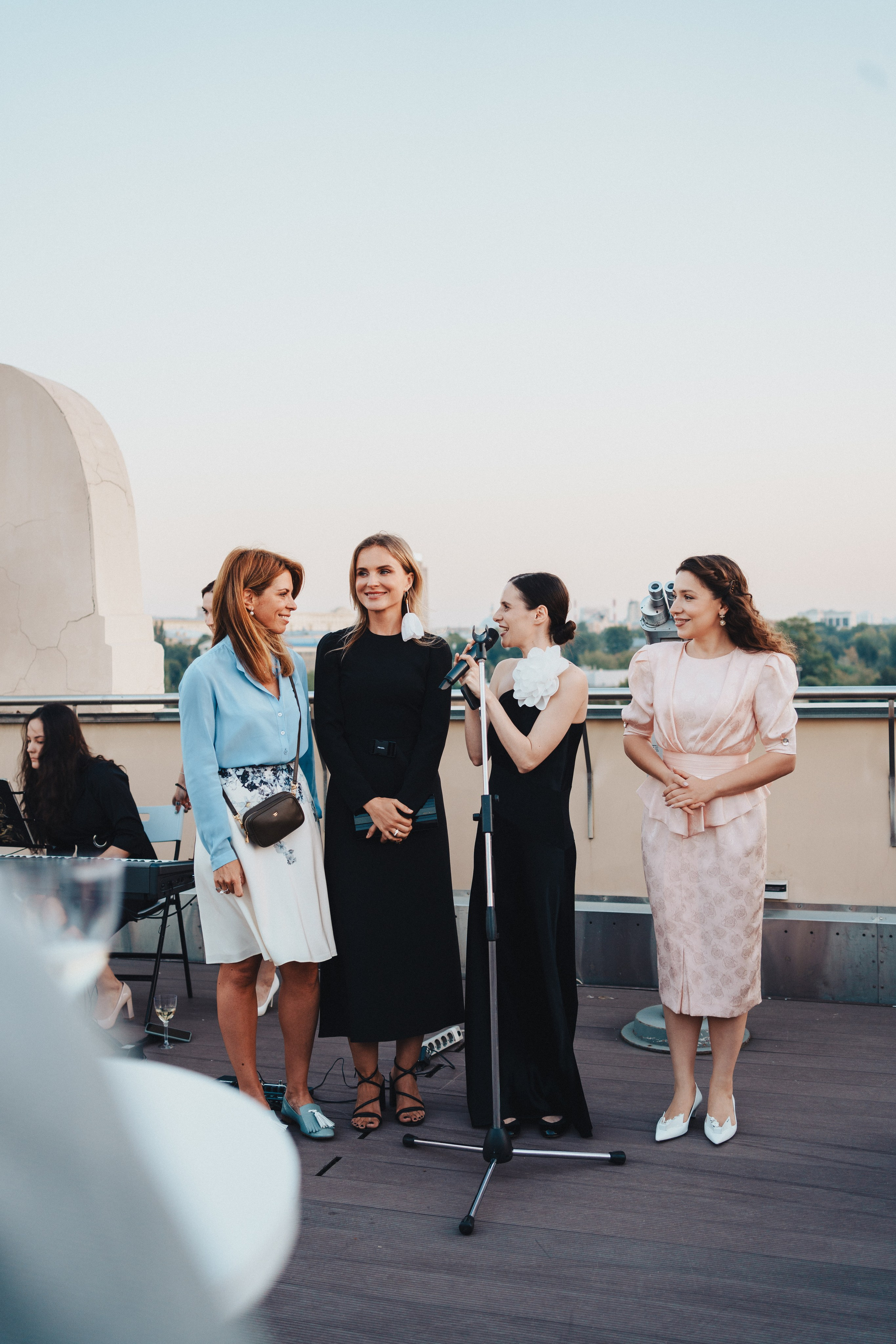 Выставка на крыше Парка Горького. Семейный и детский фотограф и видеограф в Москве, Серпухове и Тарусе Валерия Сорокина