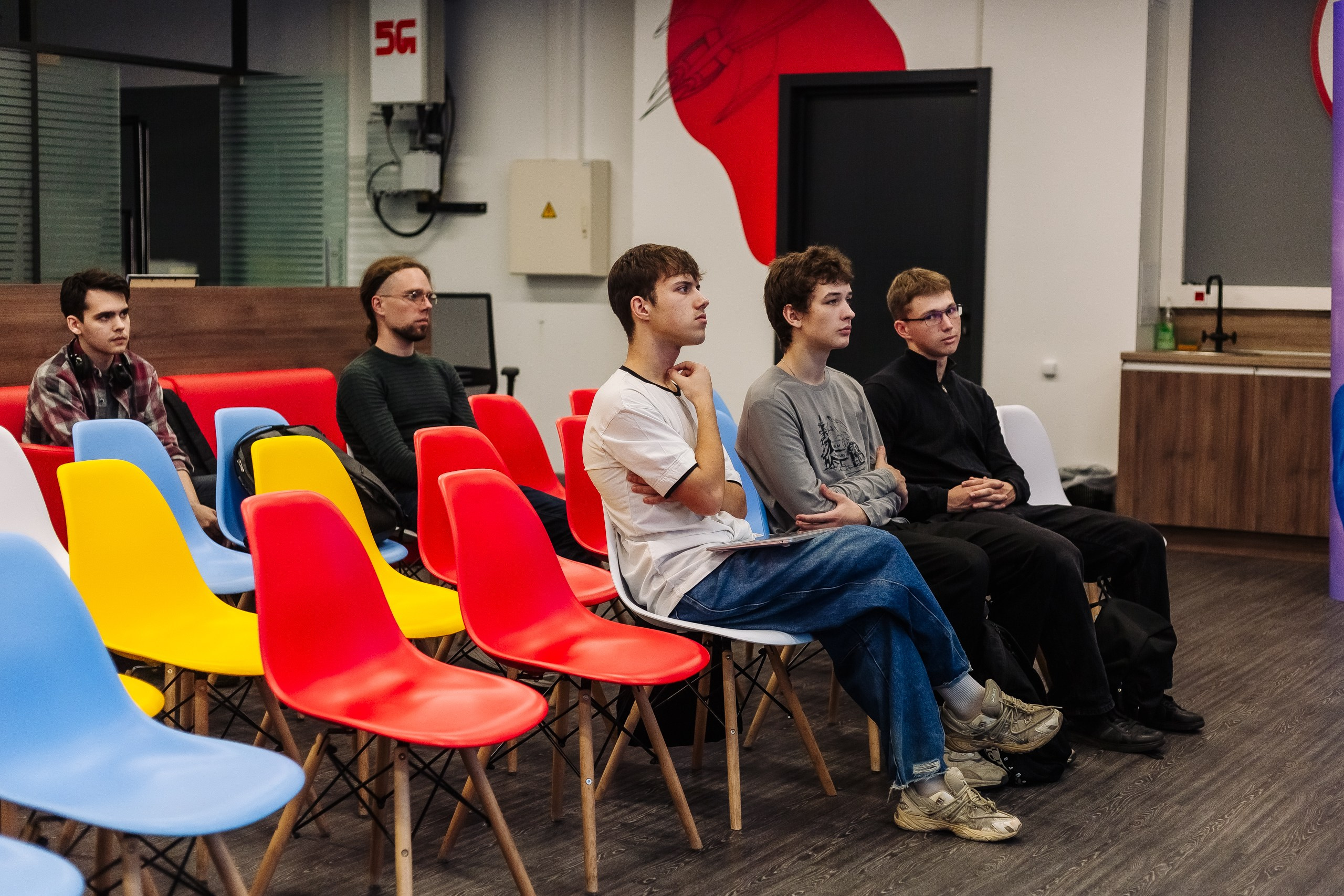 Неймарк. Лекторий. Репортажный и портретный фотограф в Нижнем Новгороде Максим Горшков