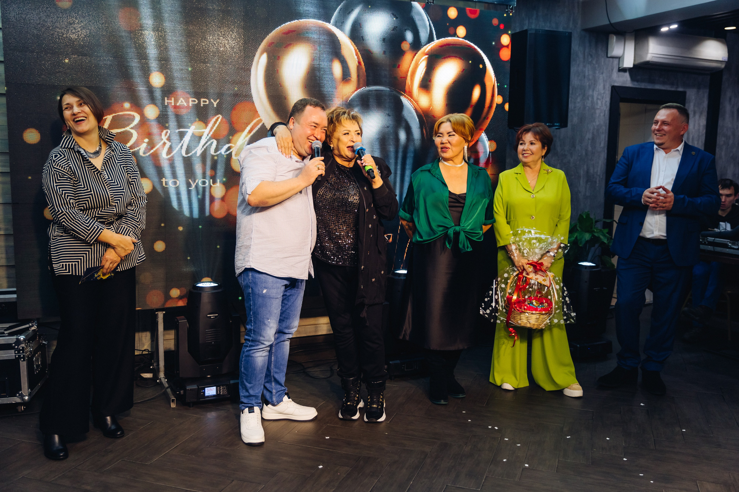 Юбилей в ресторане Вояж. Свадебный и семейный фотограф в Улан-Удэ