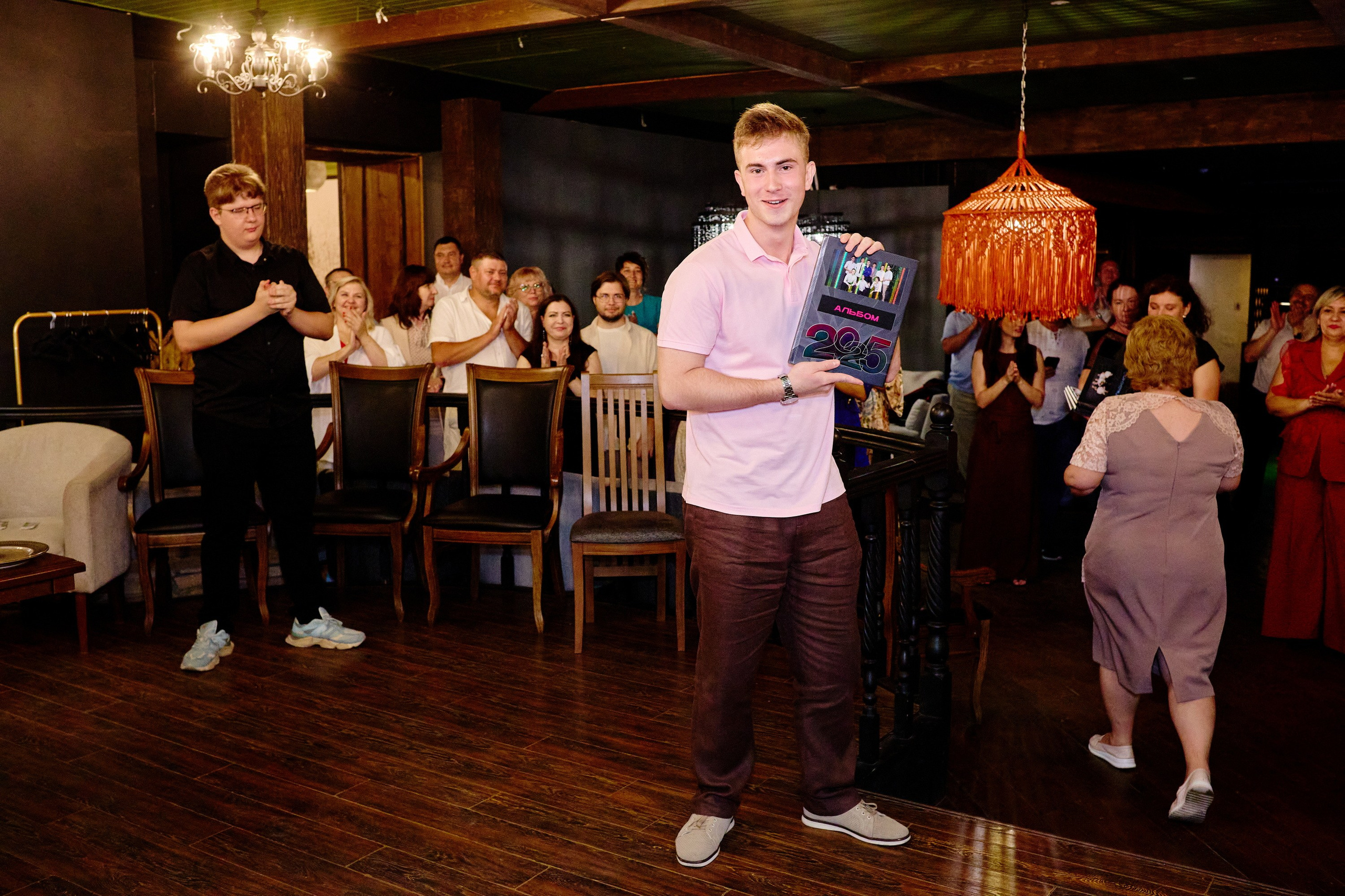 Выпускной 35 Сош. Фотограф Выпускные альбомы Таганрог Сергей Коробченко