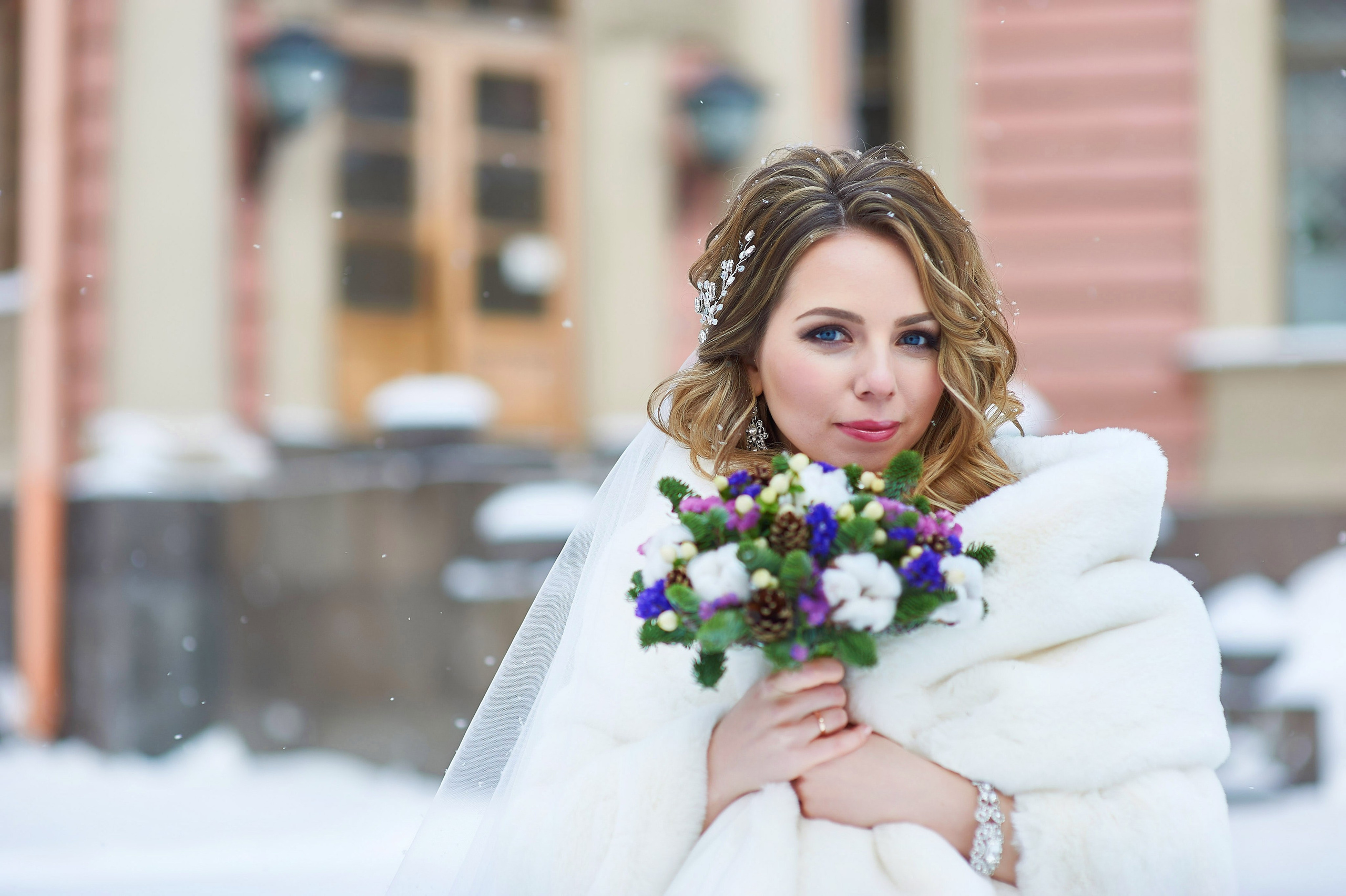 Елена и Иван (зимняя свадебная прогулка у Михайловского замка и фотосессия в Эрмитаже). Портретный, семейный и свадебный фотограф в Санкт-Петербурге и в Пушкине Ширяев Денис