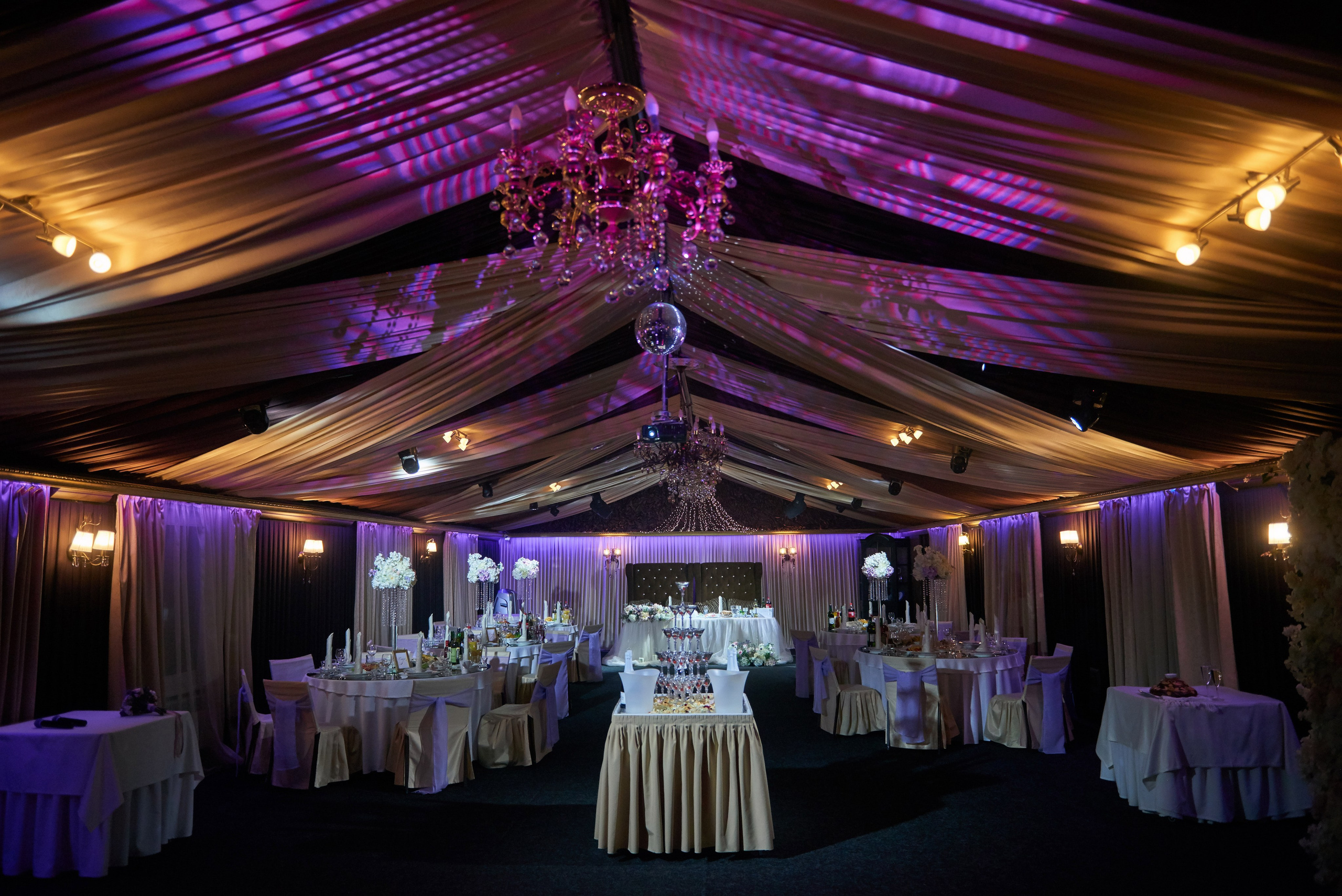 Илона и Андрей (фотосессия в ночном Эрмитаже). Портретный, семейный и свадебный фотограф в Санкт-Петербурге и в Пушкине Ширяев Денис