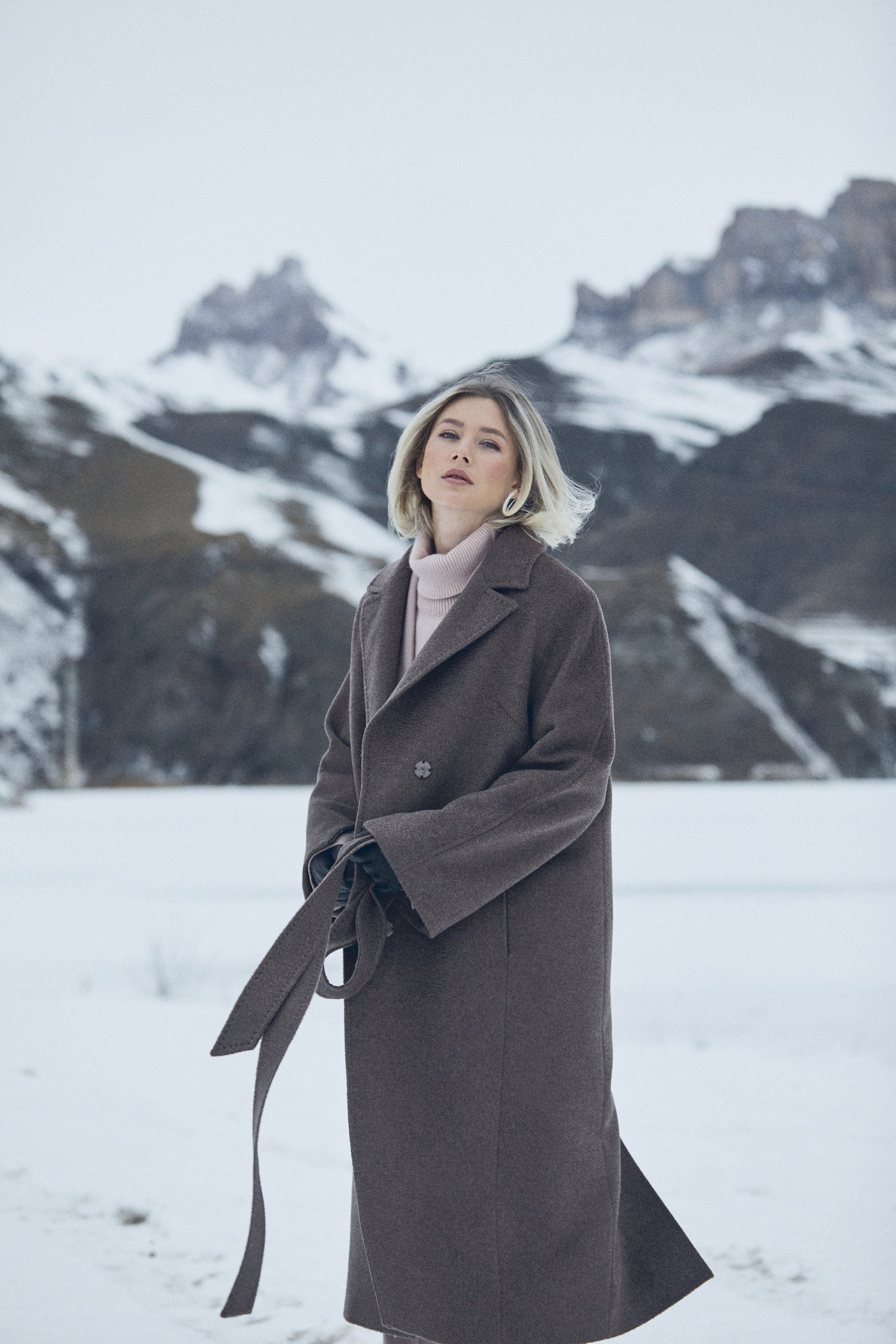 Выездная съемка для бренда одежды. Фотограф Продюсер в горах КБР / Москва  Нальчик Горы