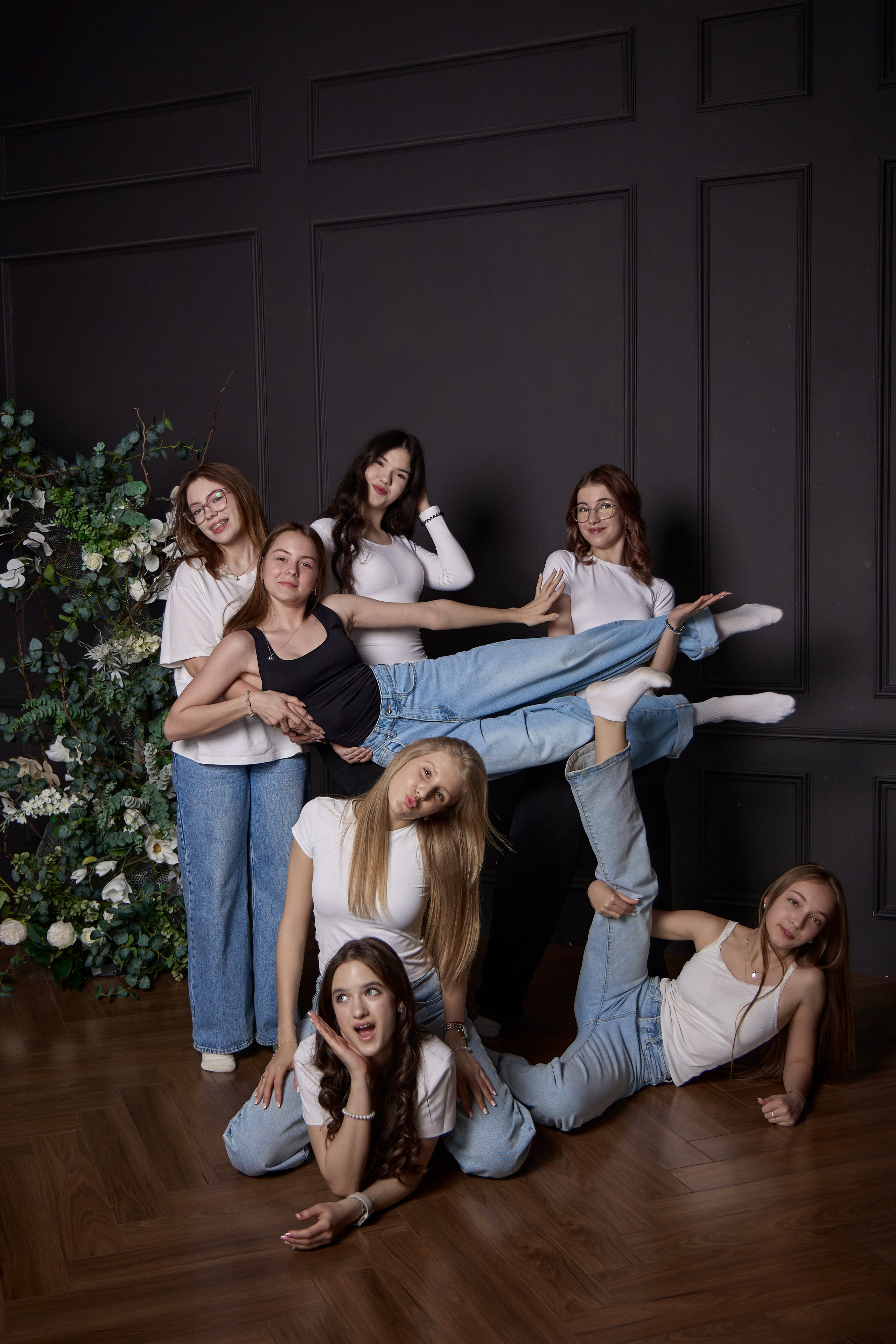 Веселые девчонки