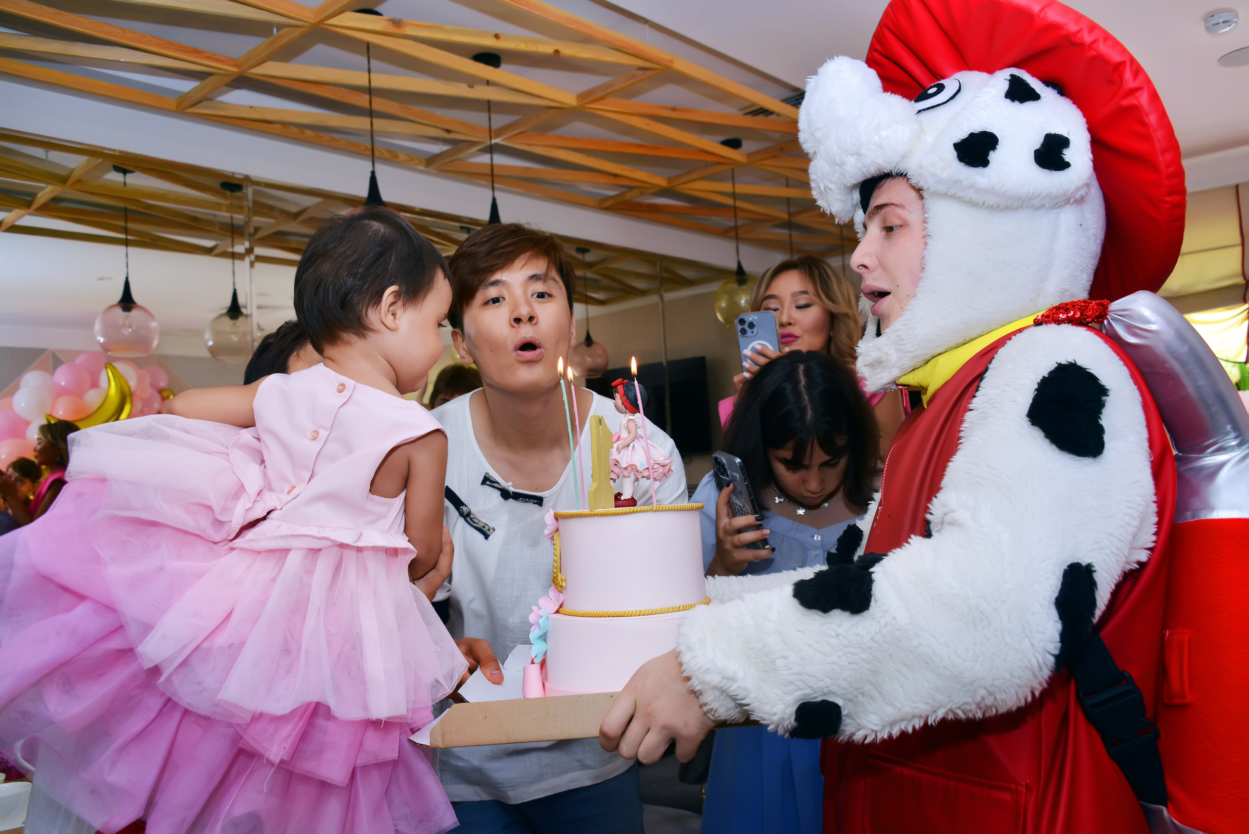 Дети-5 (Адель-1годик). Фотосъёмка. Фотограф Сергей Авдеев-семейный и детский фотограф в Алматы