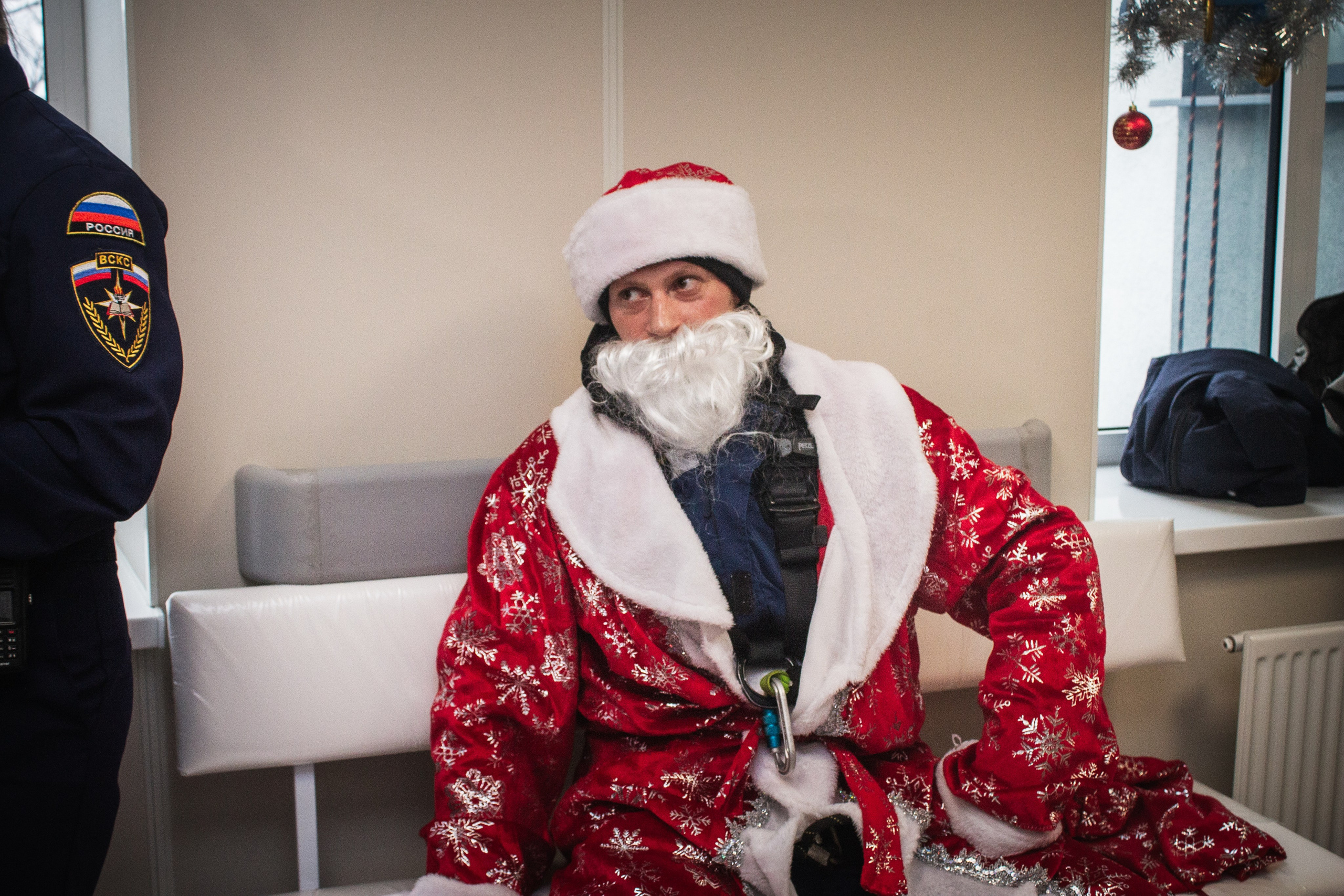 ВСКС. Десант Дедов Морозов. Илья Чемис — Фотограф в Мариуполе