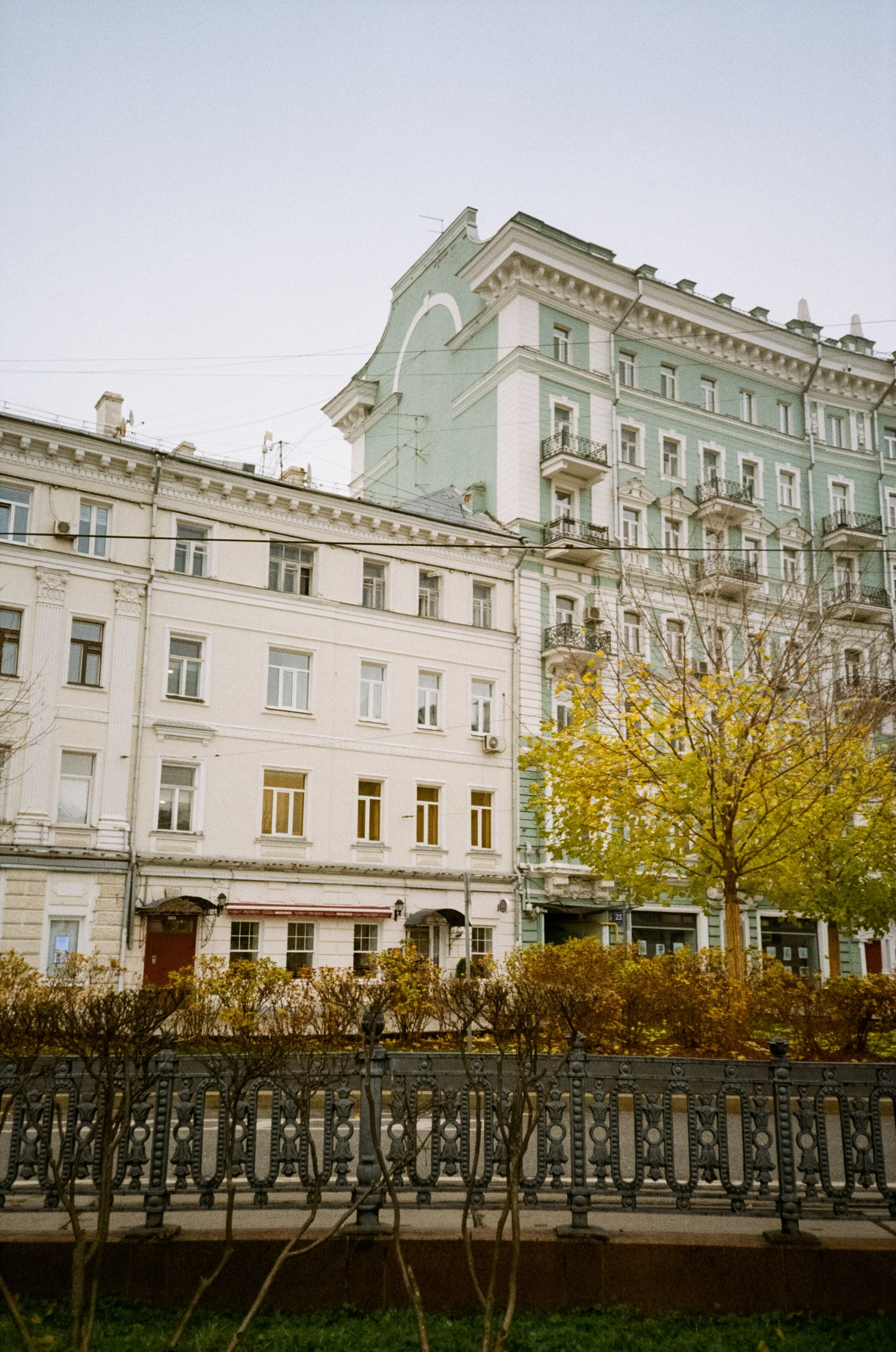 Чистые пруды, Покровка, Потаповский переулок / Cosina CX-1 / Kodak ProImage 100