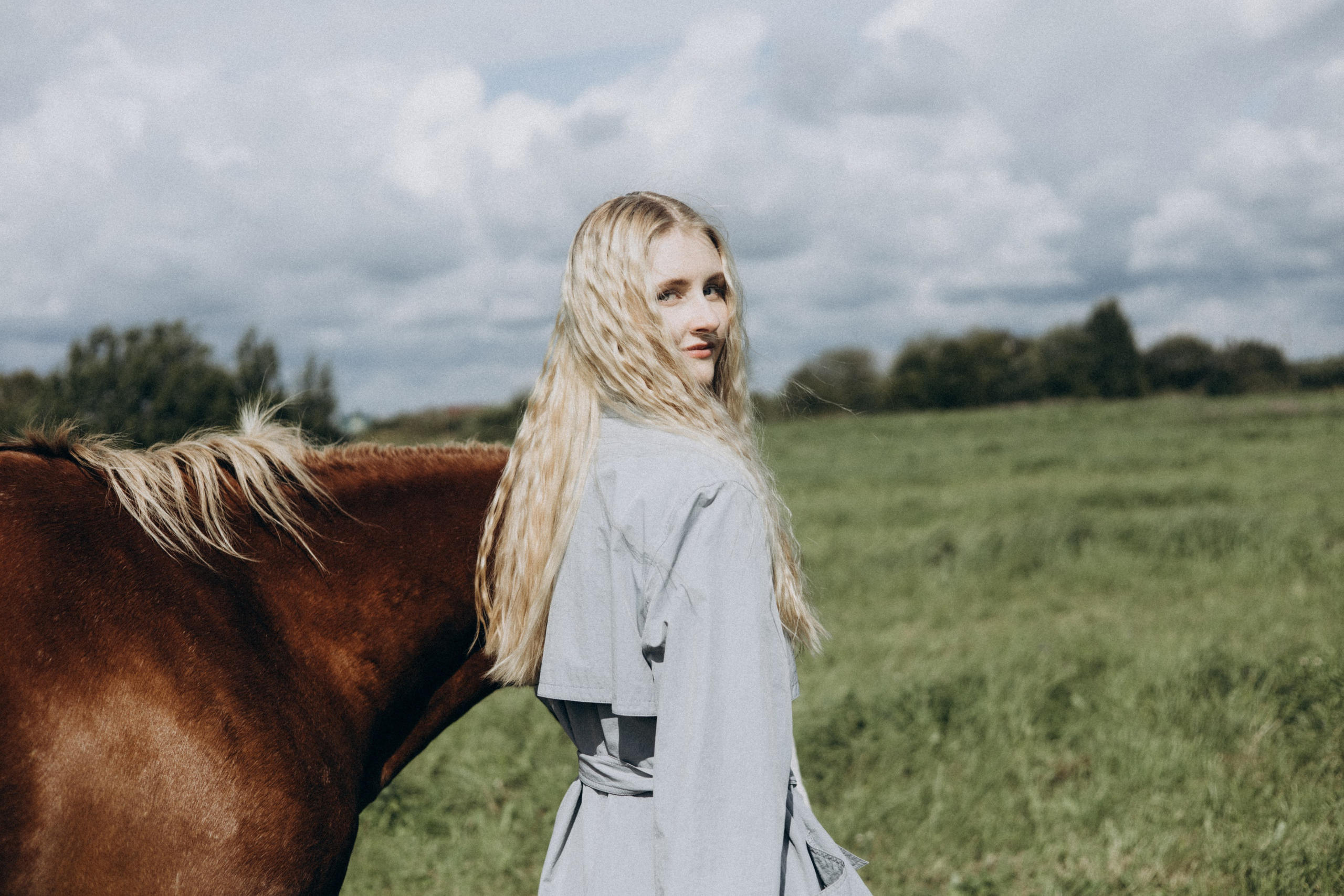 История любви девушки и лошади. Главная