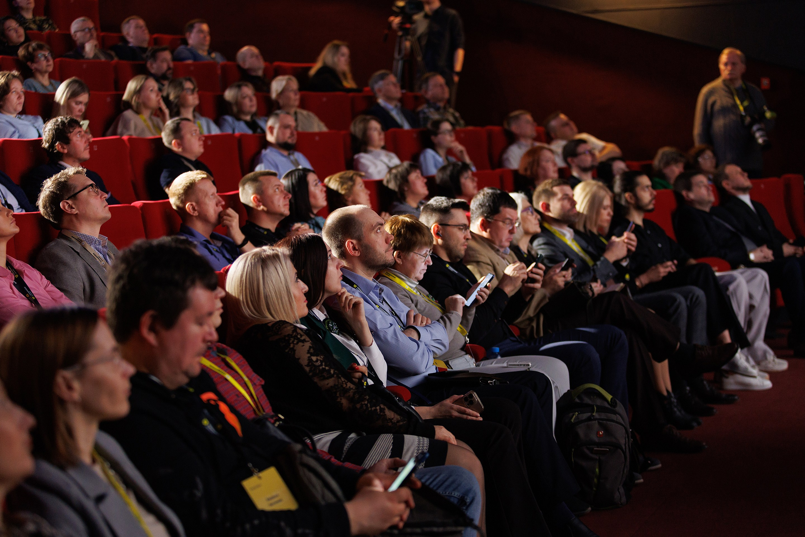 Репортажная фотосъемка мероприятия. Профессиональный фотограф в Новосибирске