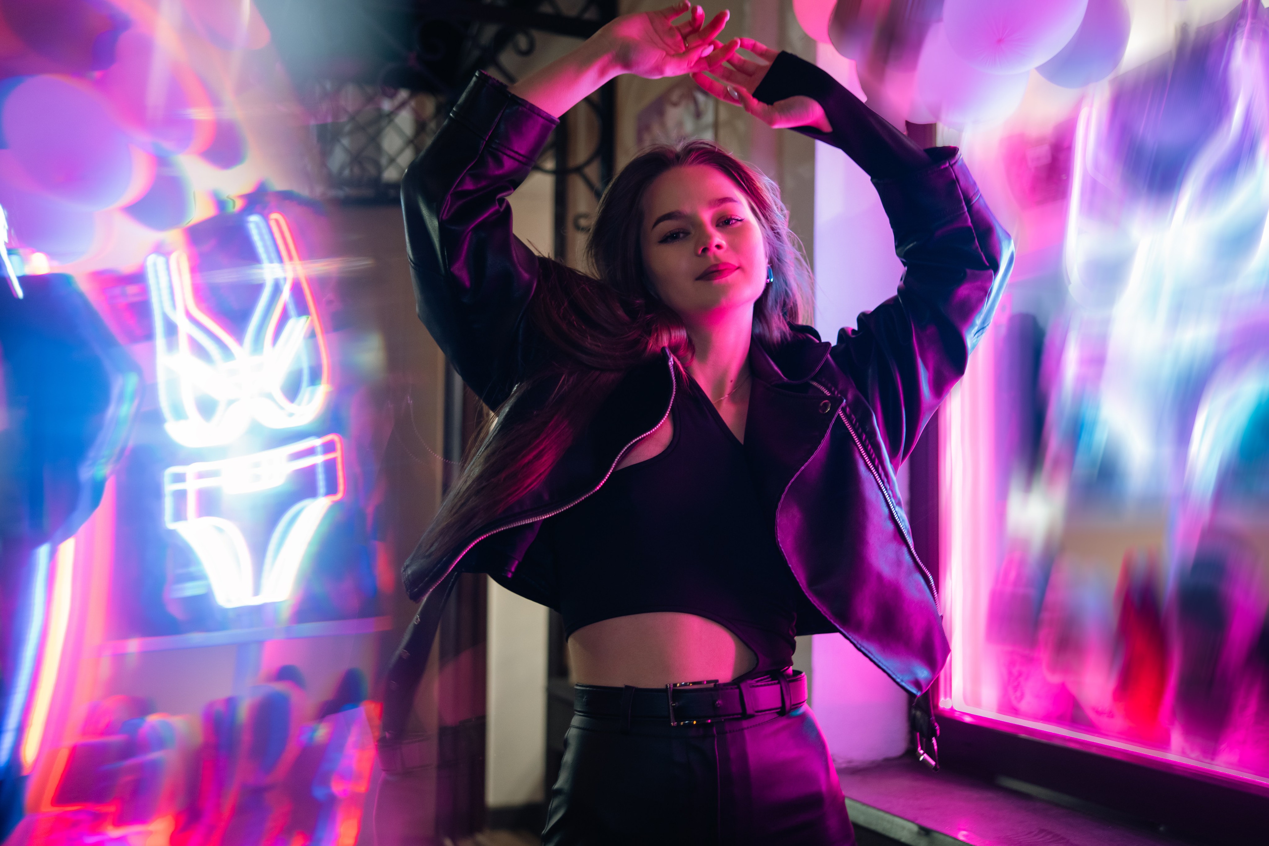 Наиля / Призмаграфичный сине-розовый неон. Felixtones