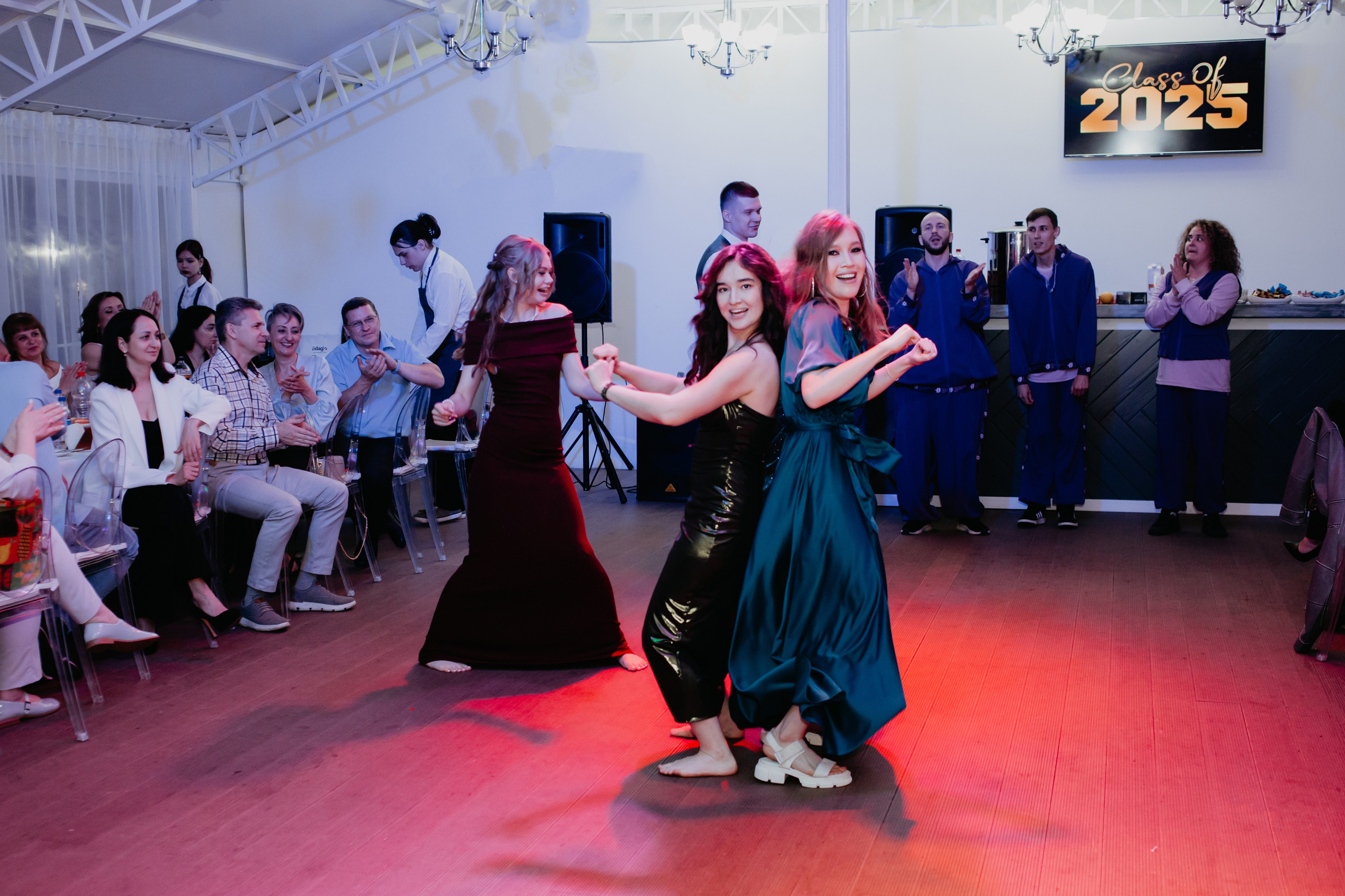 Выпускной 2025 (41 школа) 11 класс. Фотограф в Челябинске Ополихина Анна