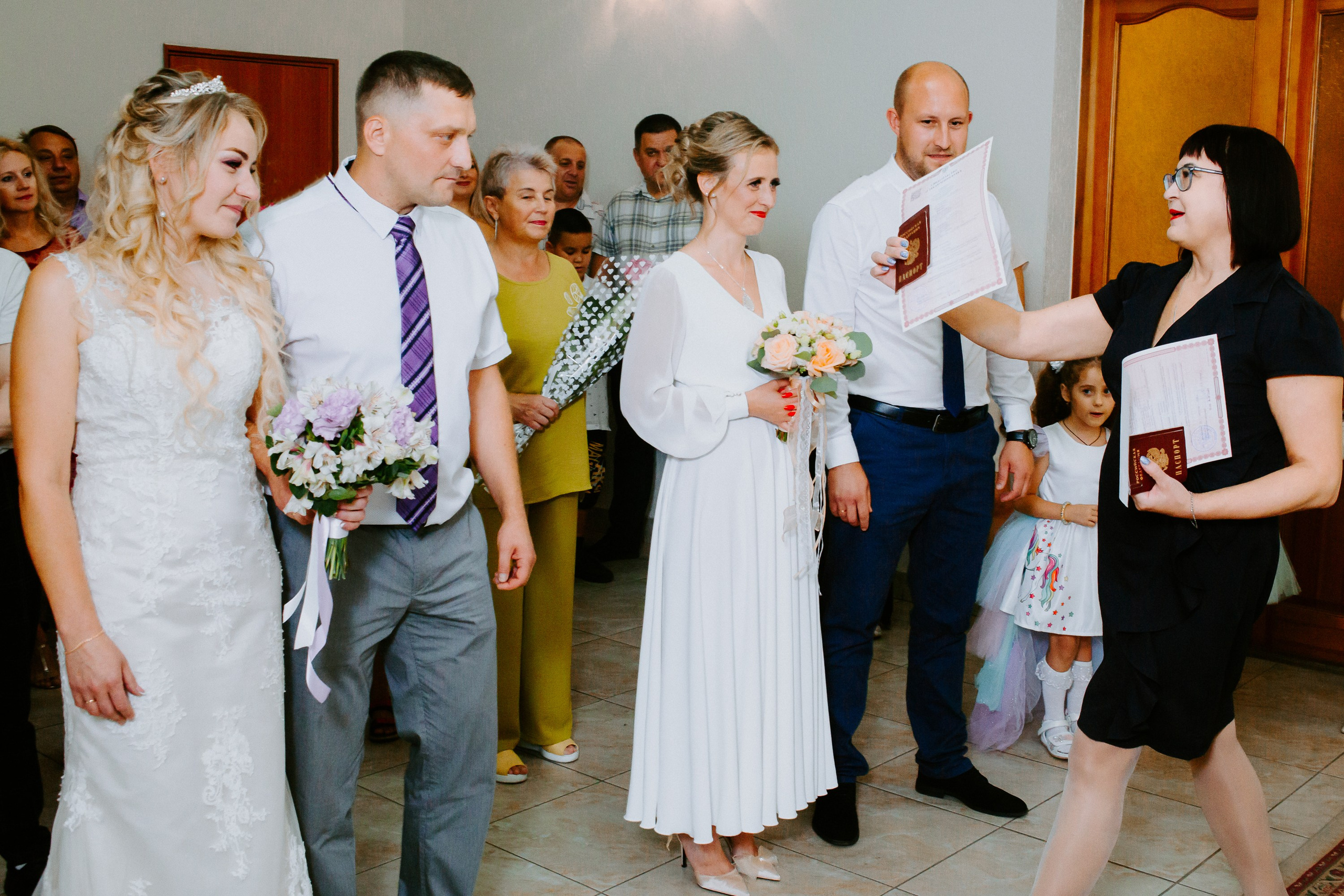 Загс и прогулка. Елена и Виктор. Фотограф в Челябинске Ополихина Анна