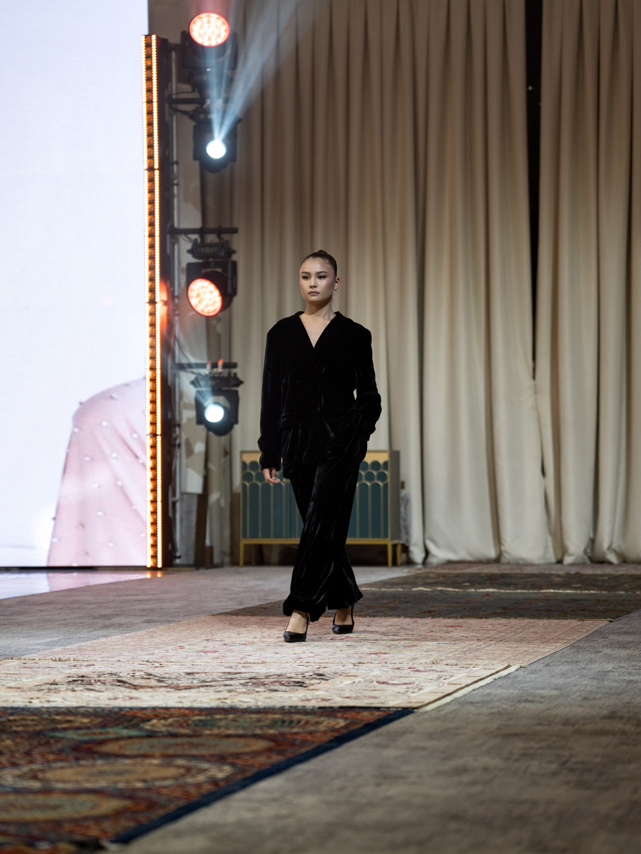 Khanshaiym brand. Сайт Алматинского НЮ АРТ, будуар и фэшн фотографа Дениса Карпенко