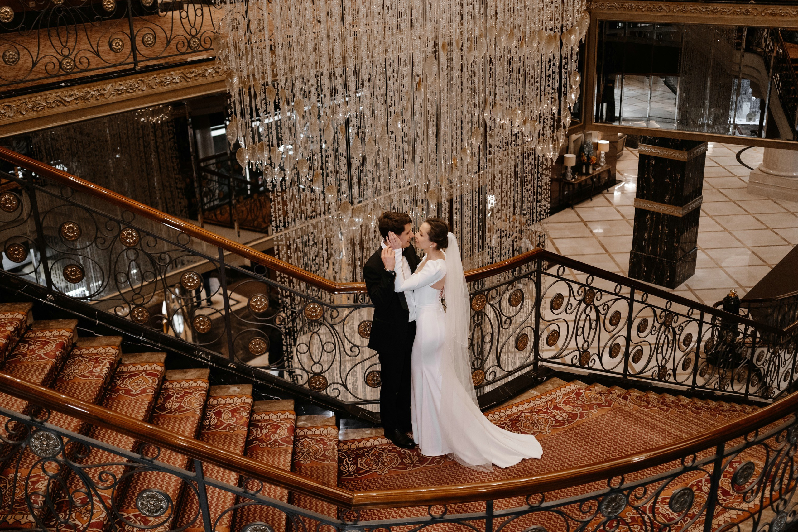 Фотосессия свадьбы в Lotte Plaza. Свадебный и семейный фотограф в Москве Светлана Зоткина