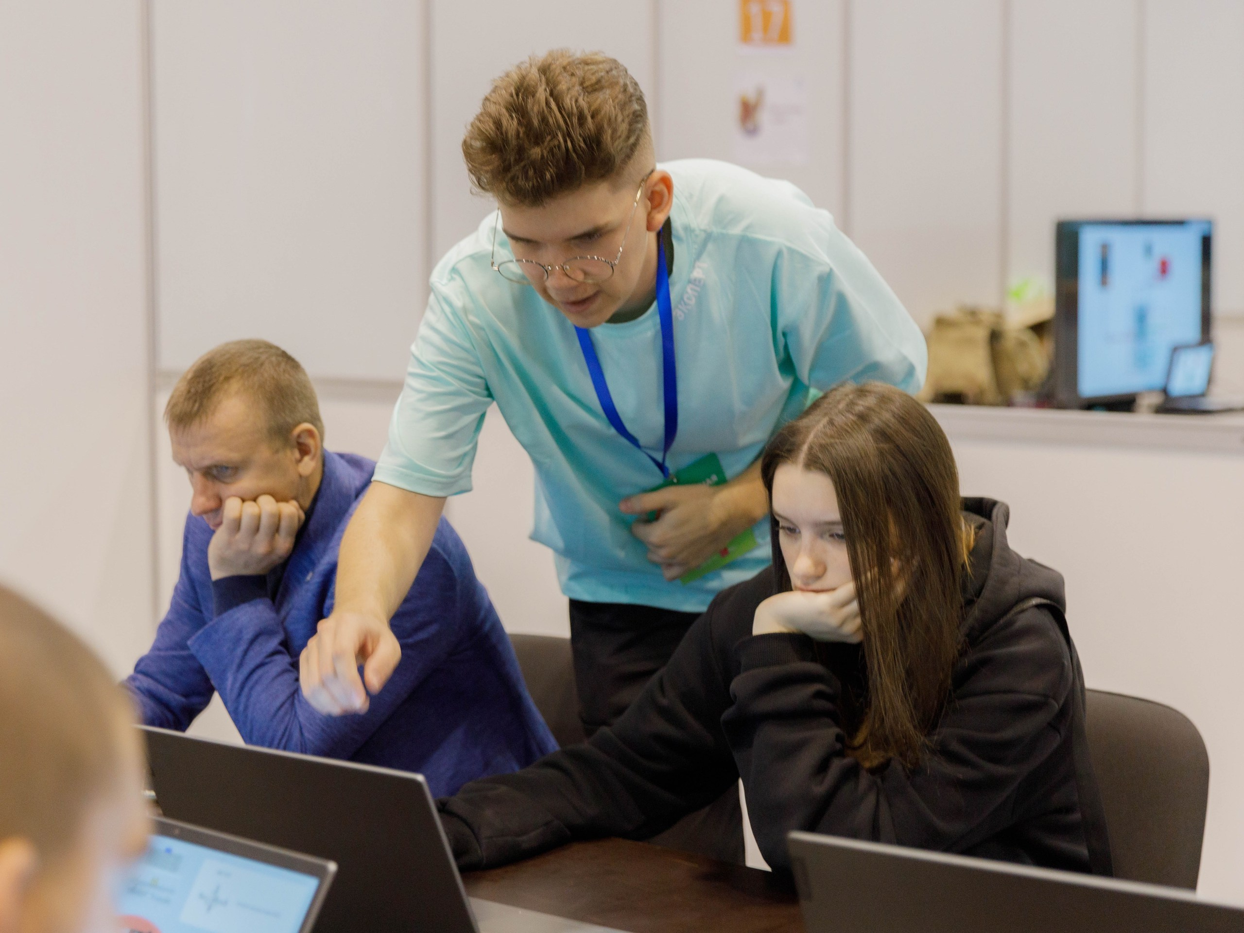 Фестиваль беспилотных авиационных систем «Дотянуться до неба». Экспоцентр. Репортажный фотограф в Новосибирске Алена Помазунова