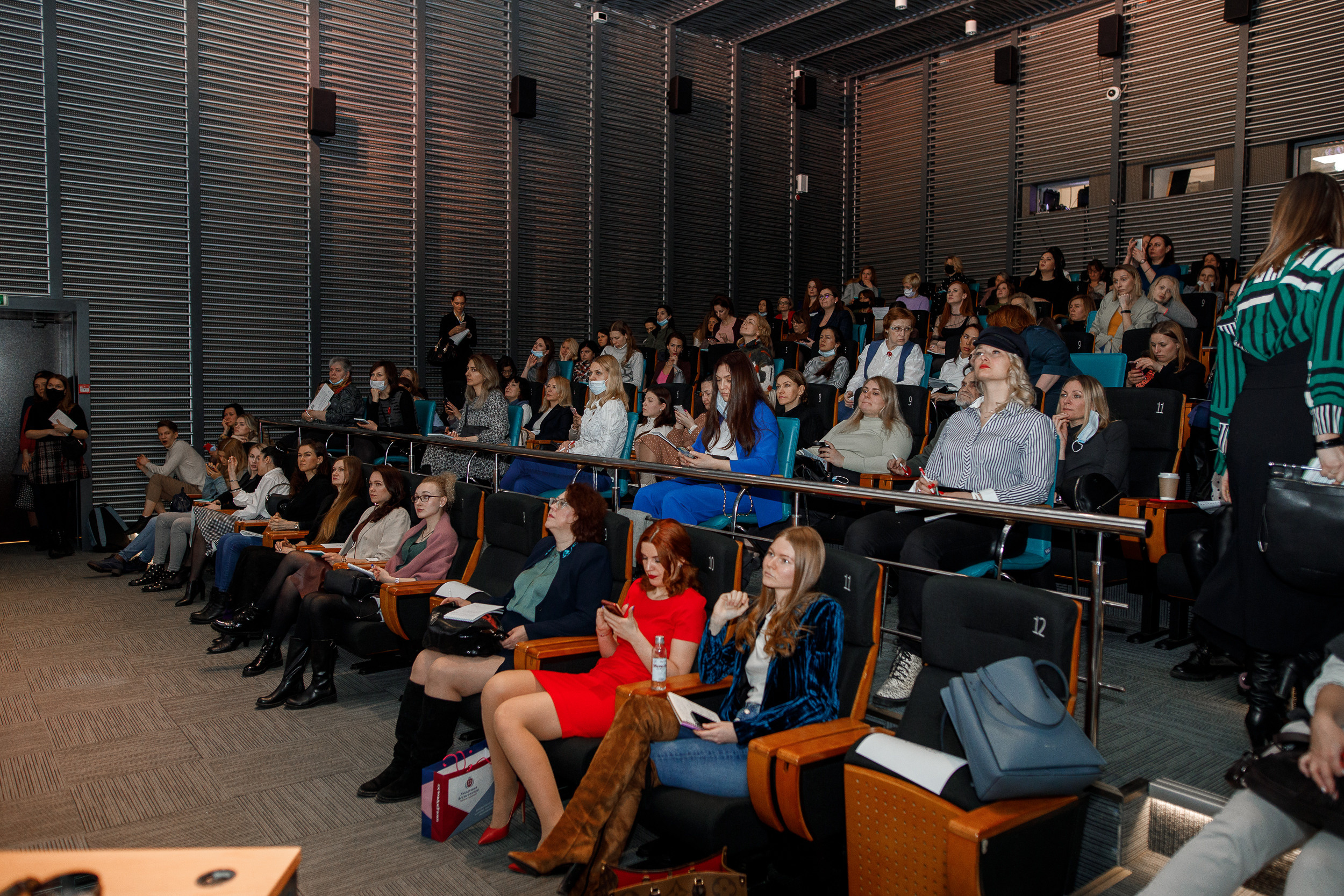 Форум Женский Бизнесс. Event фотосъемка Фомин Дмитрий Михайлович