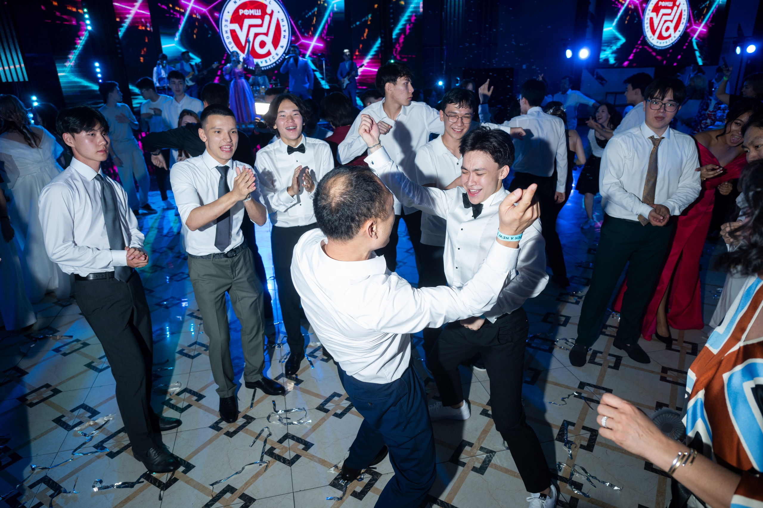 Выпускной вечер | Встреча рассвета. Фото и видеосъемка в Алматы