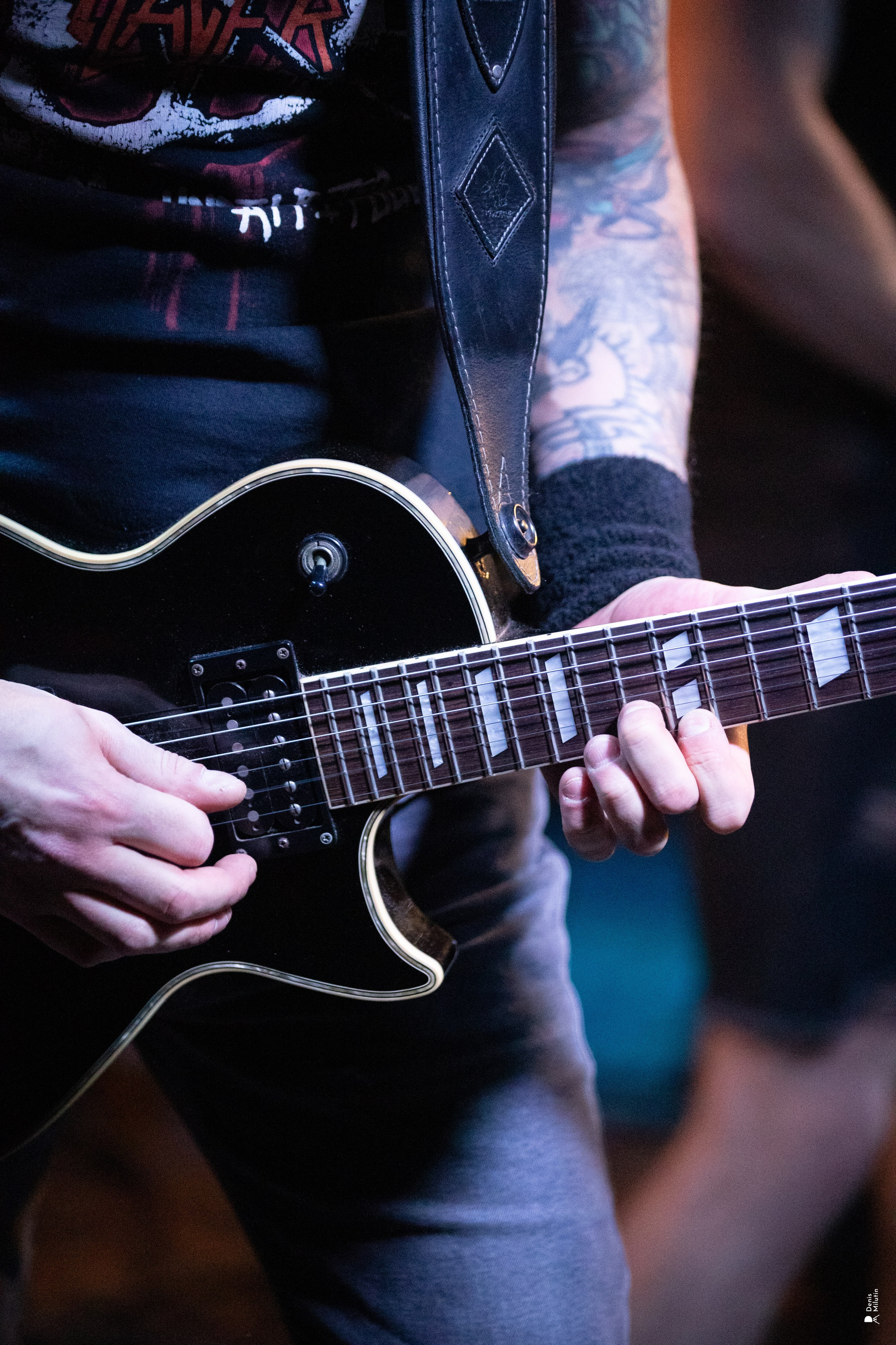 Рядом Ассенизаторы. Портретный фотограф Денис Милютин