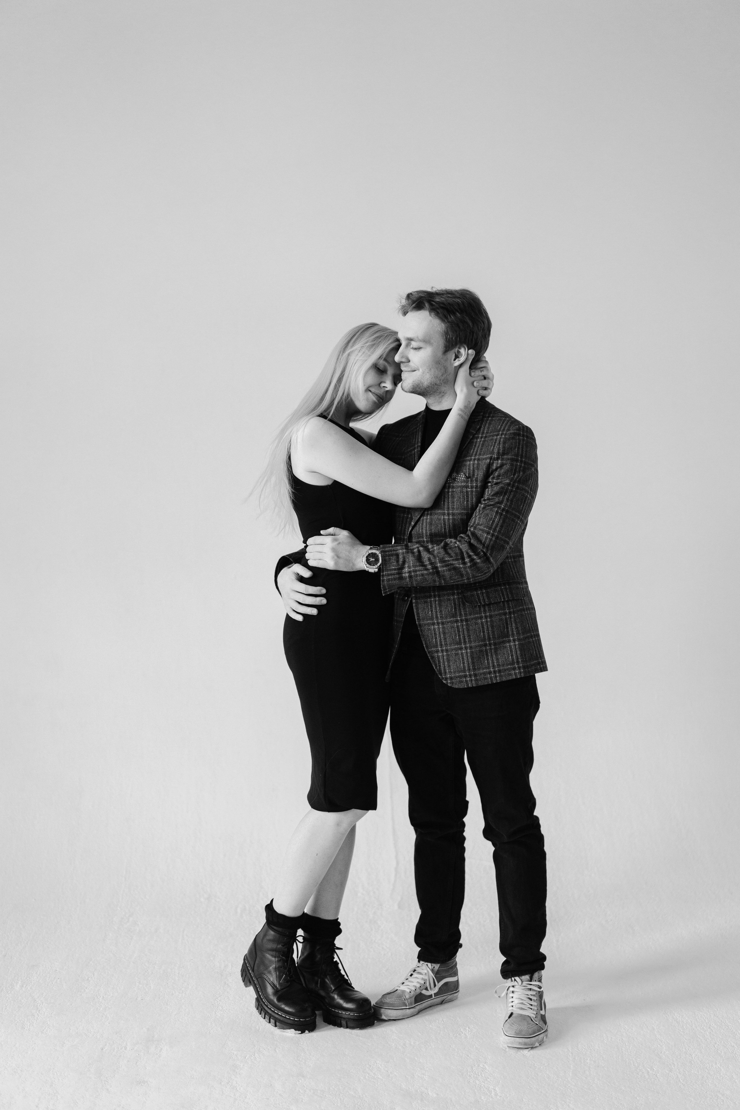 Фотосессия для двоих в студии, лавстори в Москве. Портреты студия Москва. Модельные тесты. Lovestory студия в Москве. Женсий фотограф