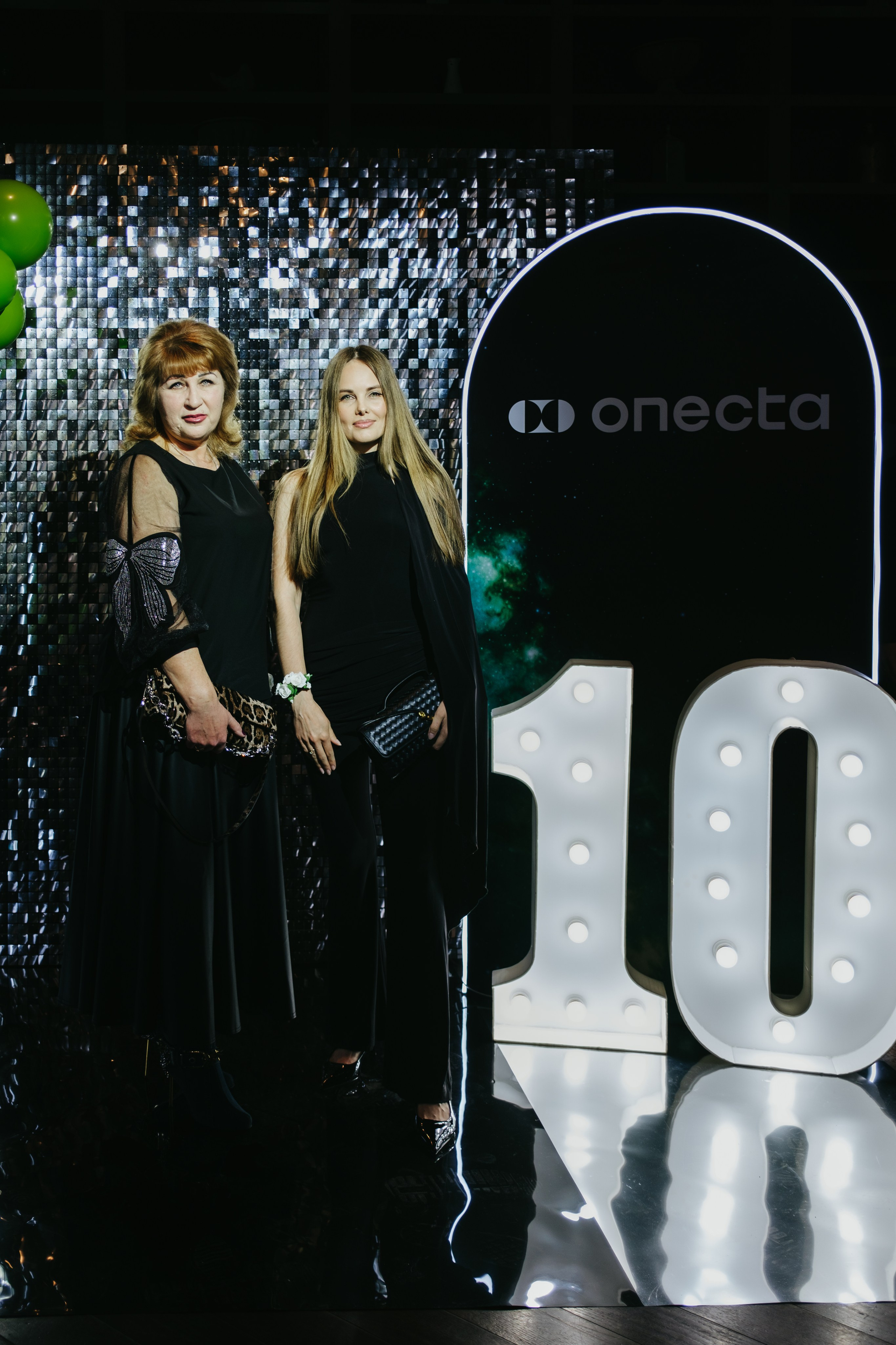 Корпоратив в Сириусу (Адлер) 10 лет компании. Свадебный фотограф Денис Ожигин в Краснодаре и крае. Эмоциональная и стильная съемка вашего дня