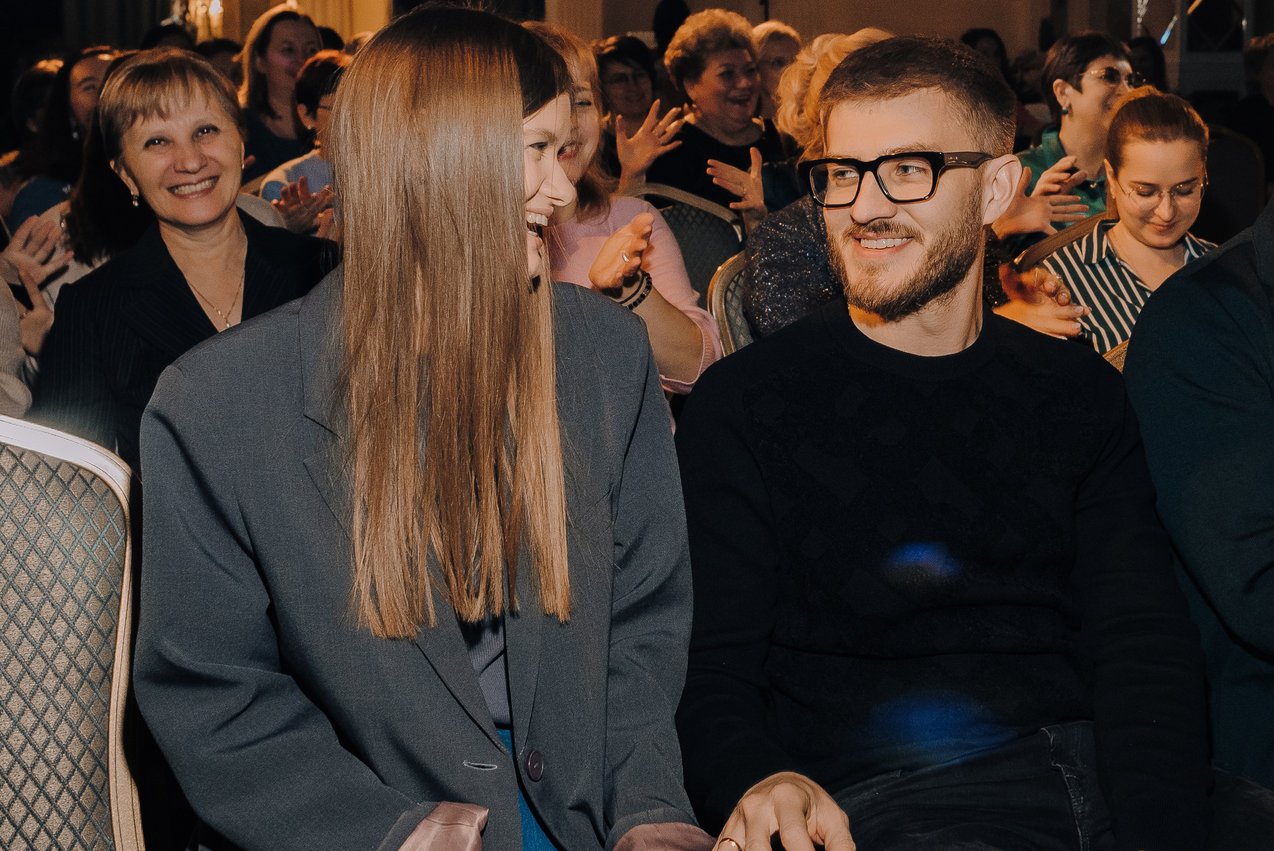 СПЕКТАКЛЬ «ВОЛШЕБНЫЕ ОЧКИ» ОПТИК-ЦЕНТР. Репортажный фотограф Зуев Роман г. Челябинск