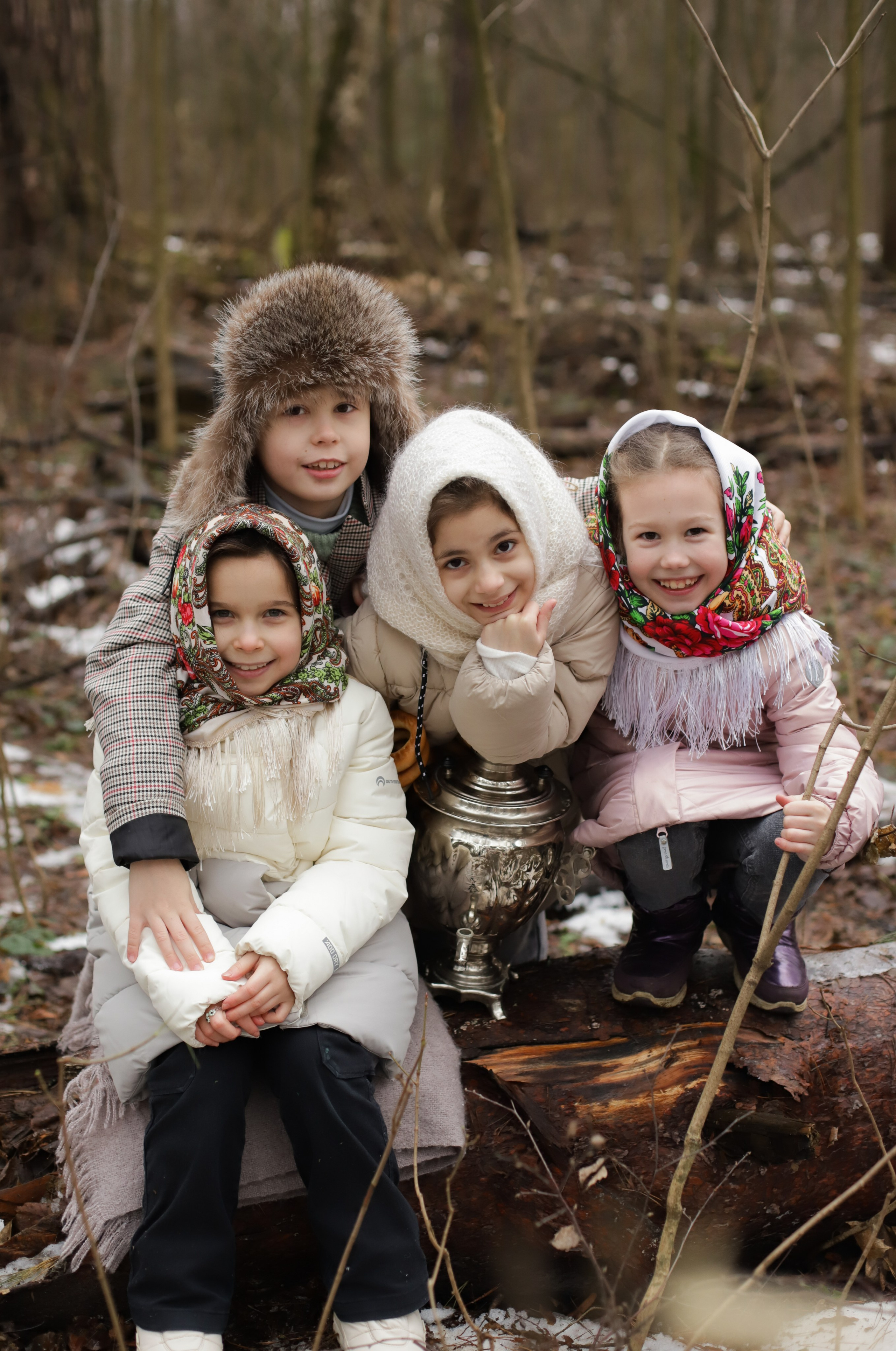 Девчёнки в павлопосадских платках и мальчишка. Диана Николаева — фотограф город Балашиха