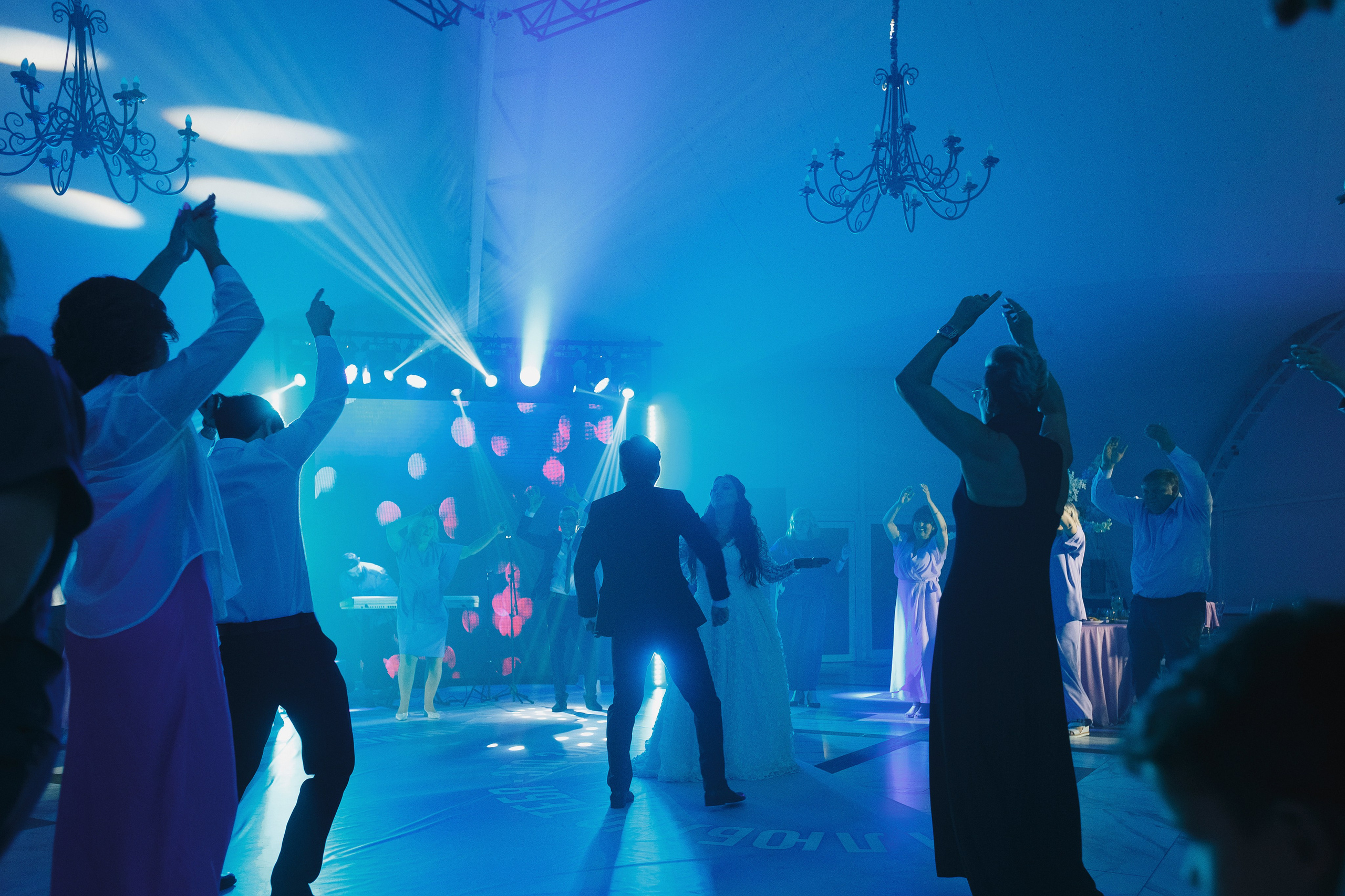 Романтические свадебные моменты Кирилла и Юли в Голден Хорс Таганрог. Свадебный и семейный фотограф в Таганроге Бакарюк Антон