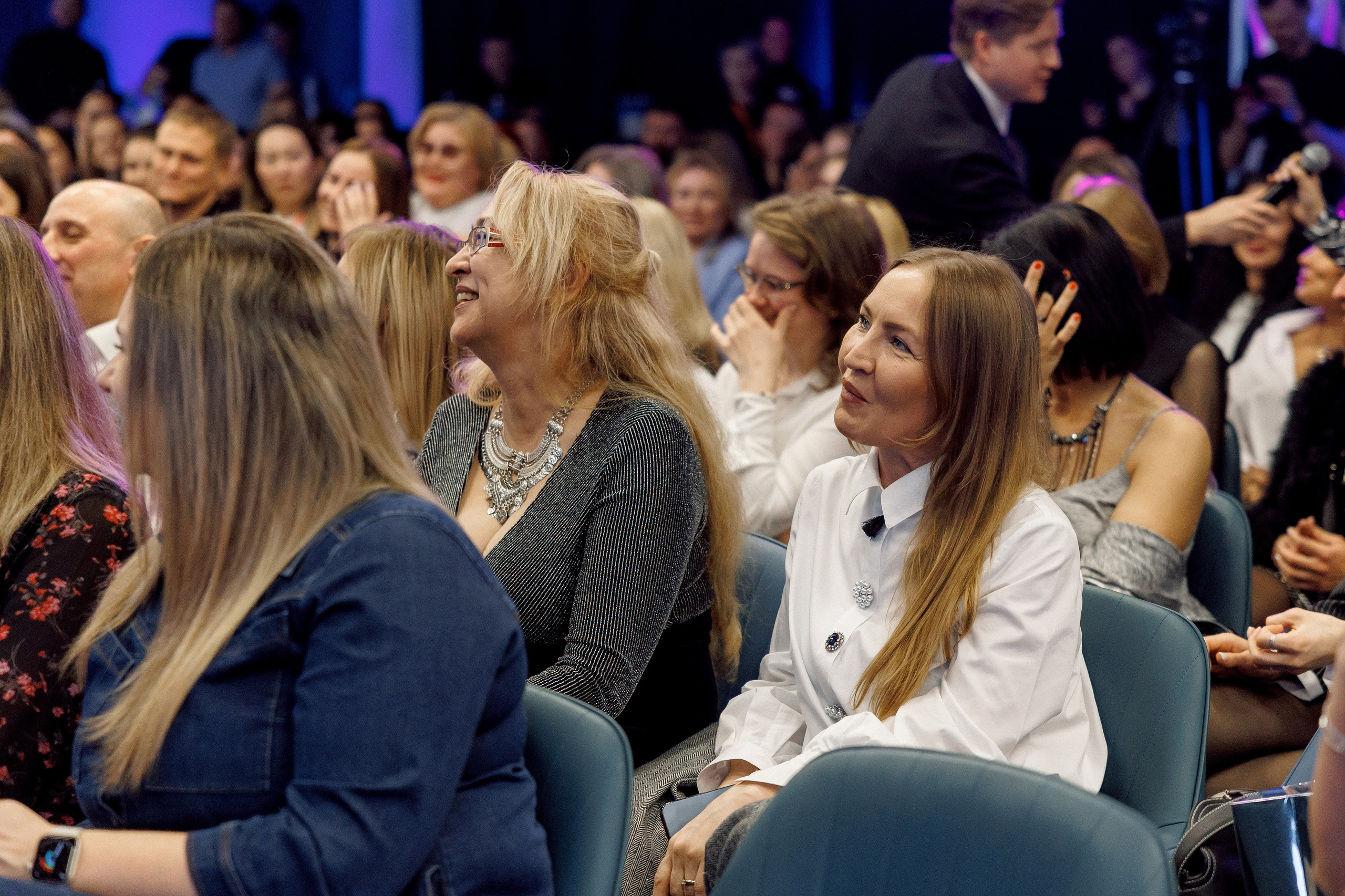 Alfa Galactic. Кадровик продакшн: Фото и видеосъемка форумов, конференций, масштабных событий в Иркутске