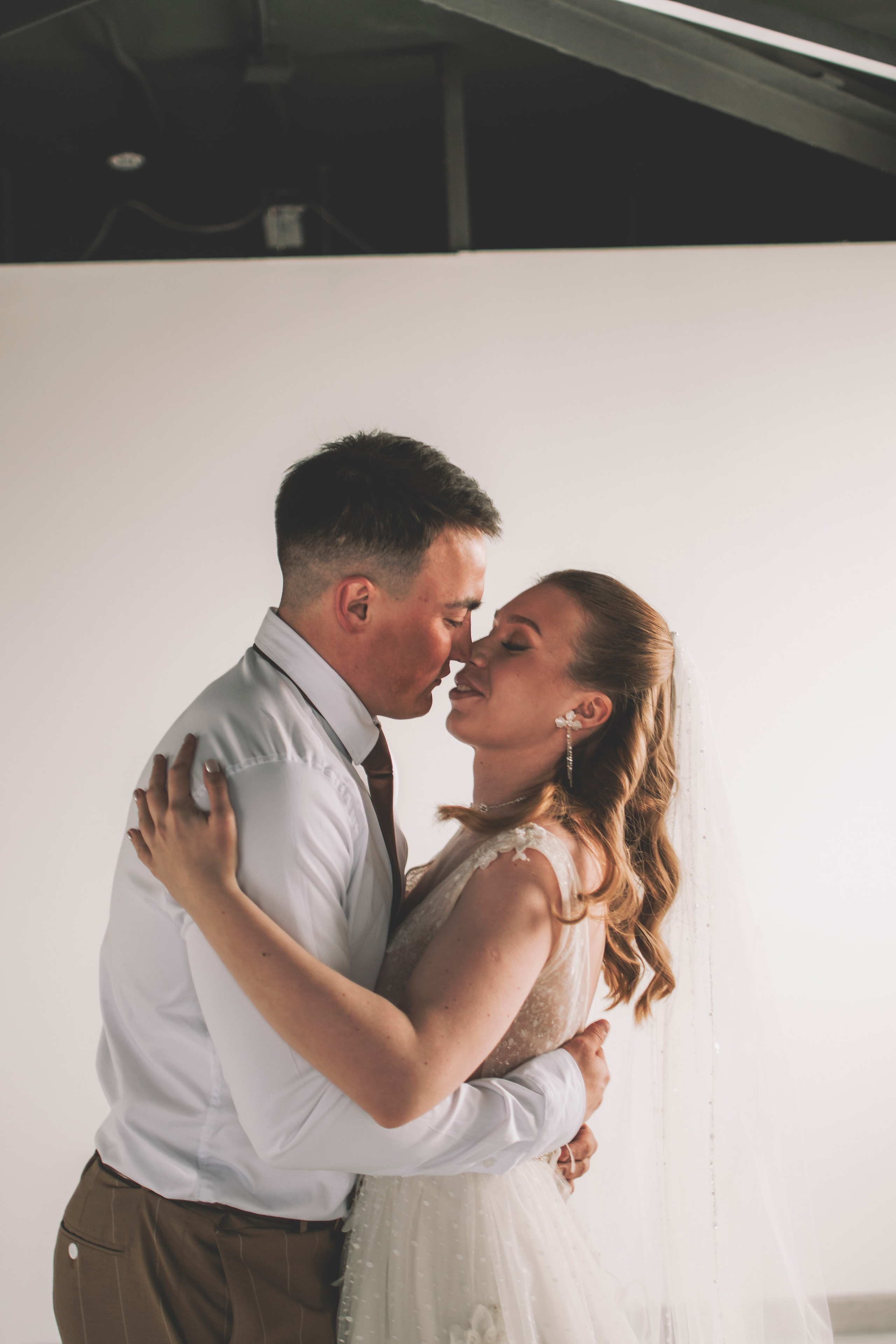 Альберт и Анастасия (Студийная фотосессия, роспись в ДК Нефтяник + фотосессия с гостями). Семейный и свадебный фотограф Губкинский и Ставрополь