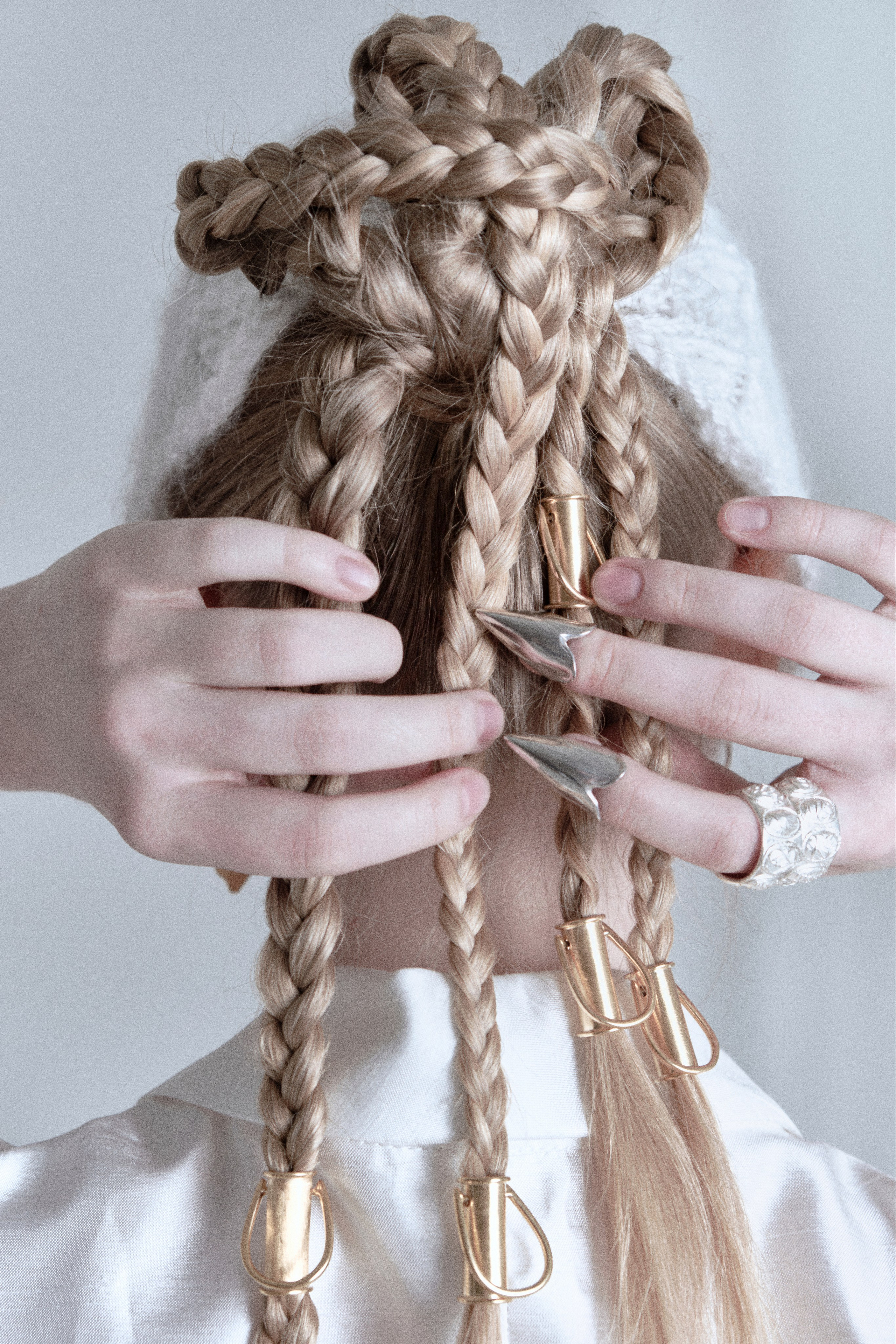 White Flowers. Rischele