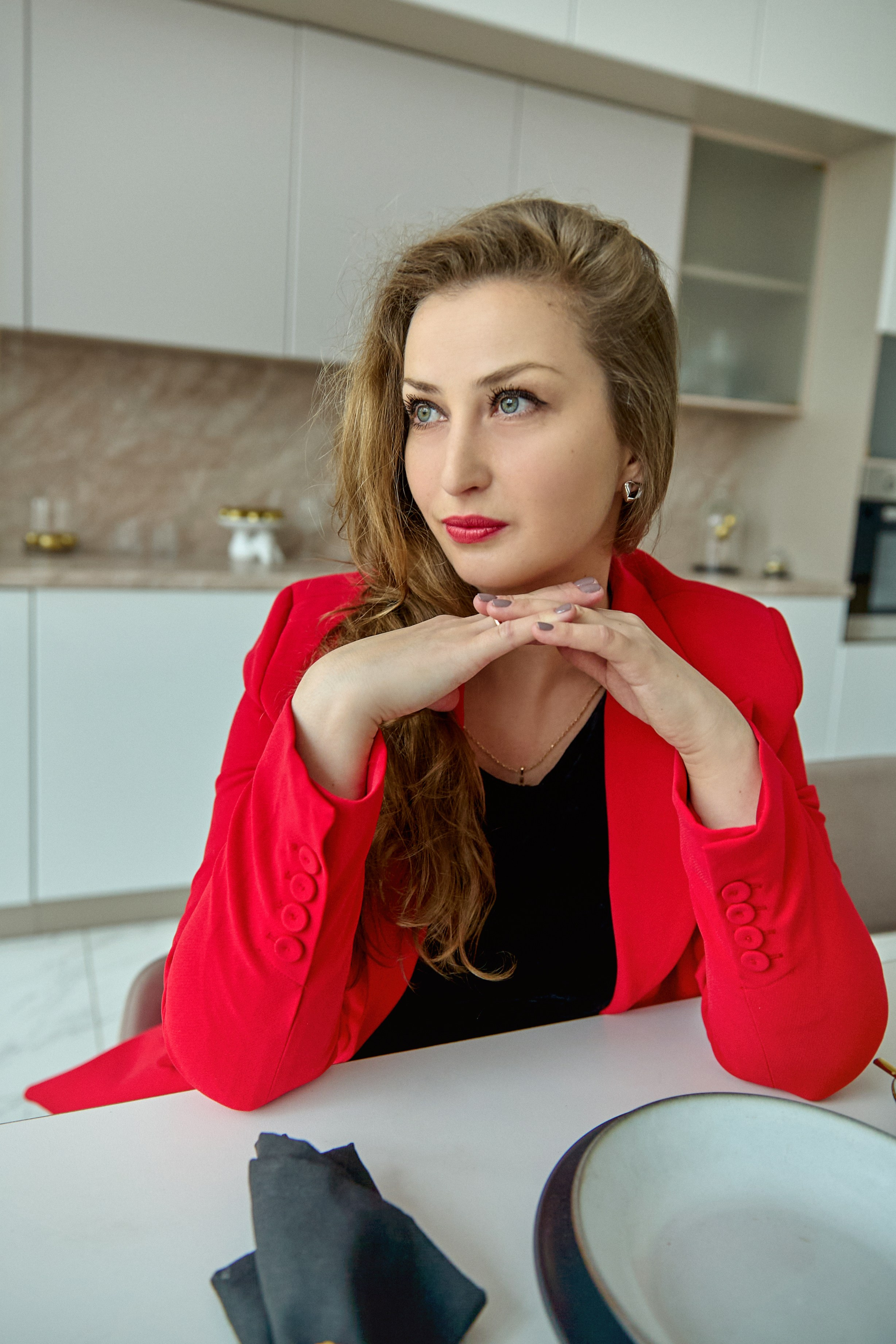 Фотодень девушек в красном. Рекламный фотограф Санкт-Петербург Катерина Мишкель