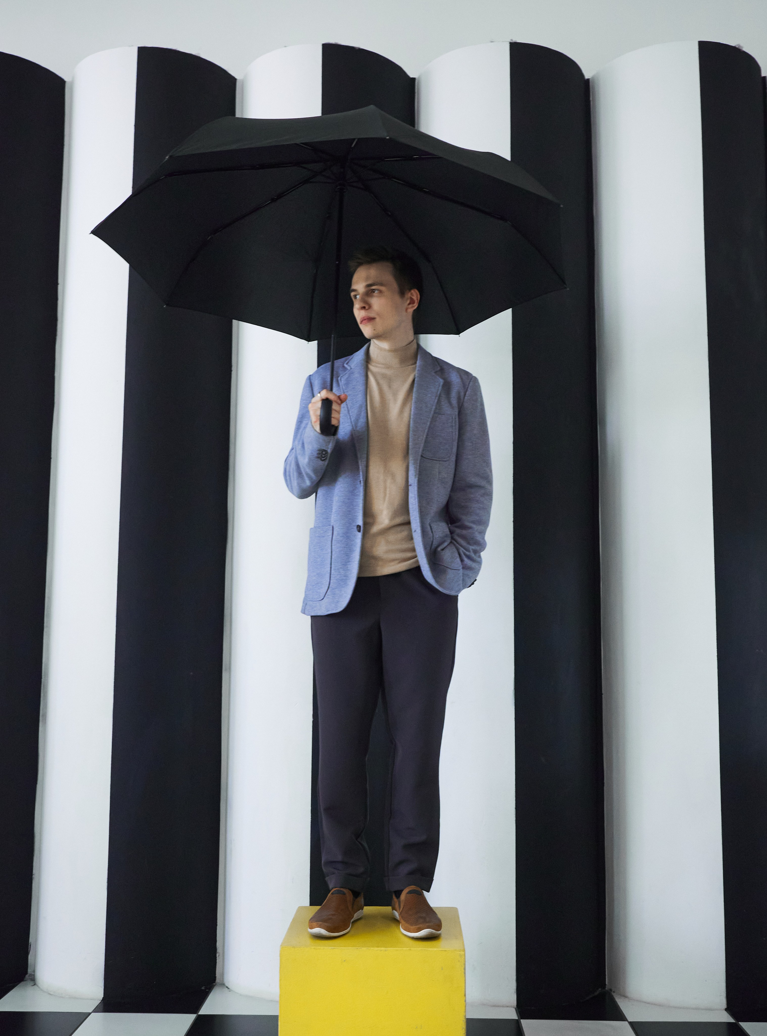 Павел (наставник коучей и комик). Главная