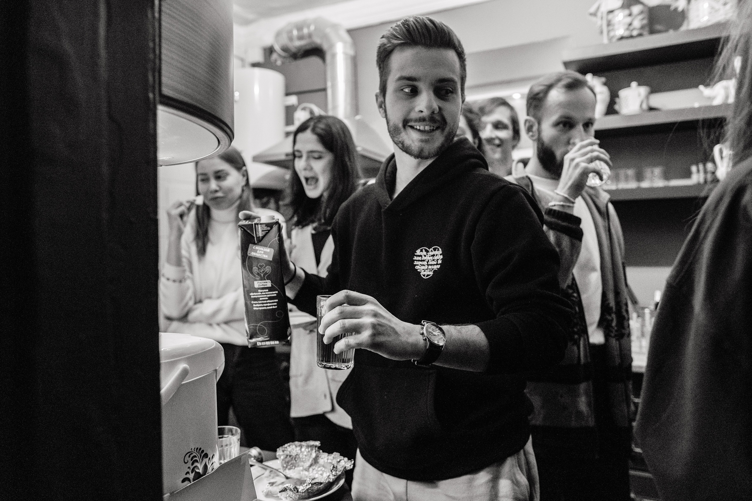 11.11.2022 // Совместно с ЕДЕМ.ДАЛЬШЕ. Фотовыставки serebro.gallery, в которых автором можешь стать ты! | Москва