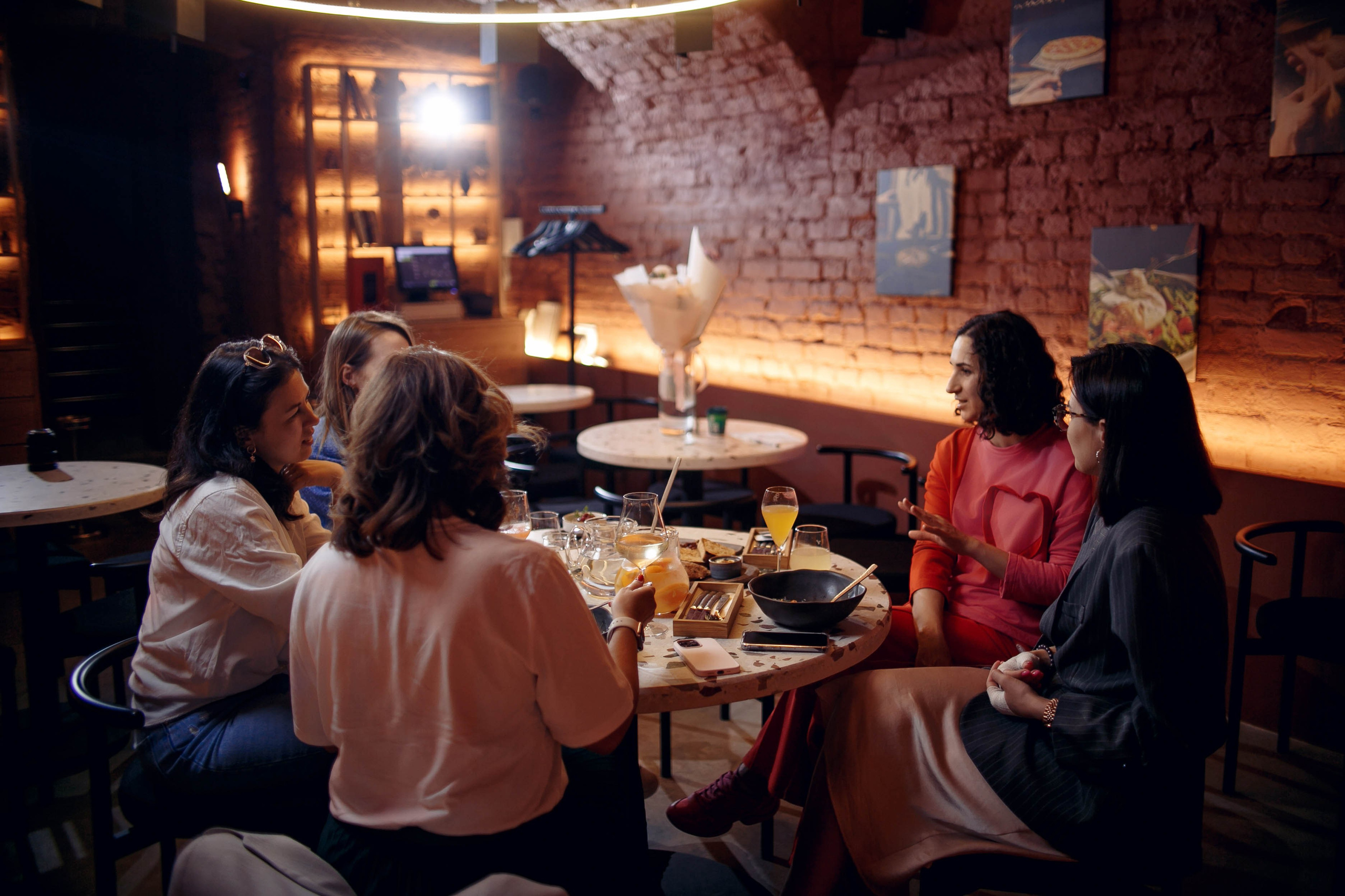 Встреча в «Союз писателей». Ваш репортажный фотограф Артемий Антонов